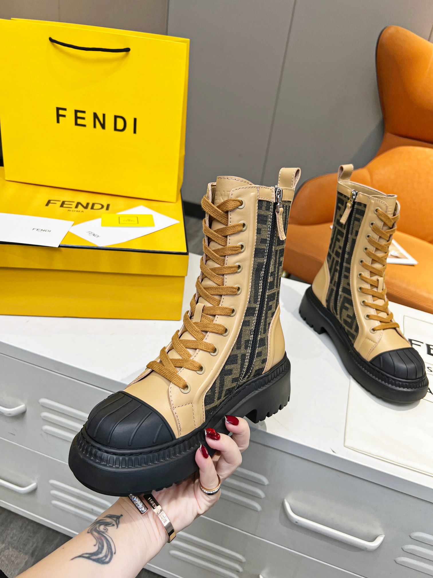 Women F*endi Top Boots Maikesneakers
