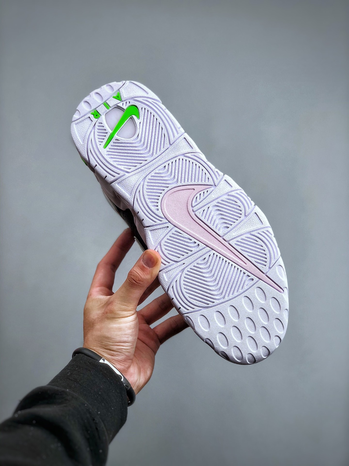 Nike air more uptempo