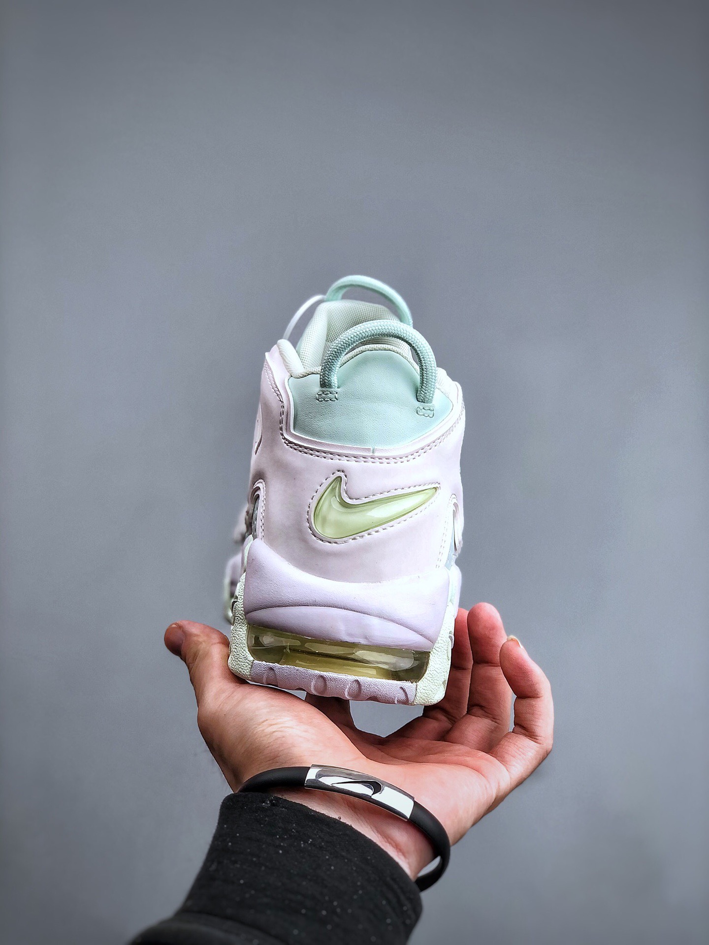 Nike air more uptempo