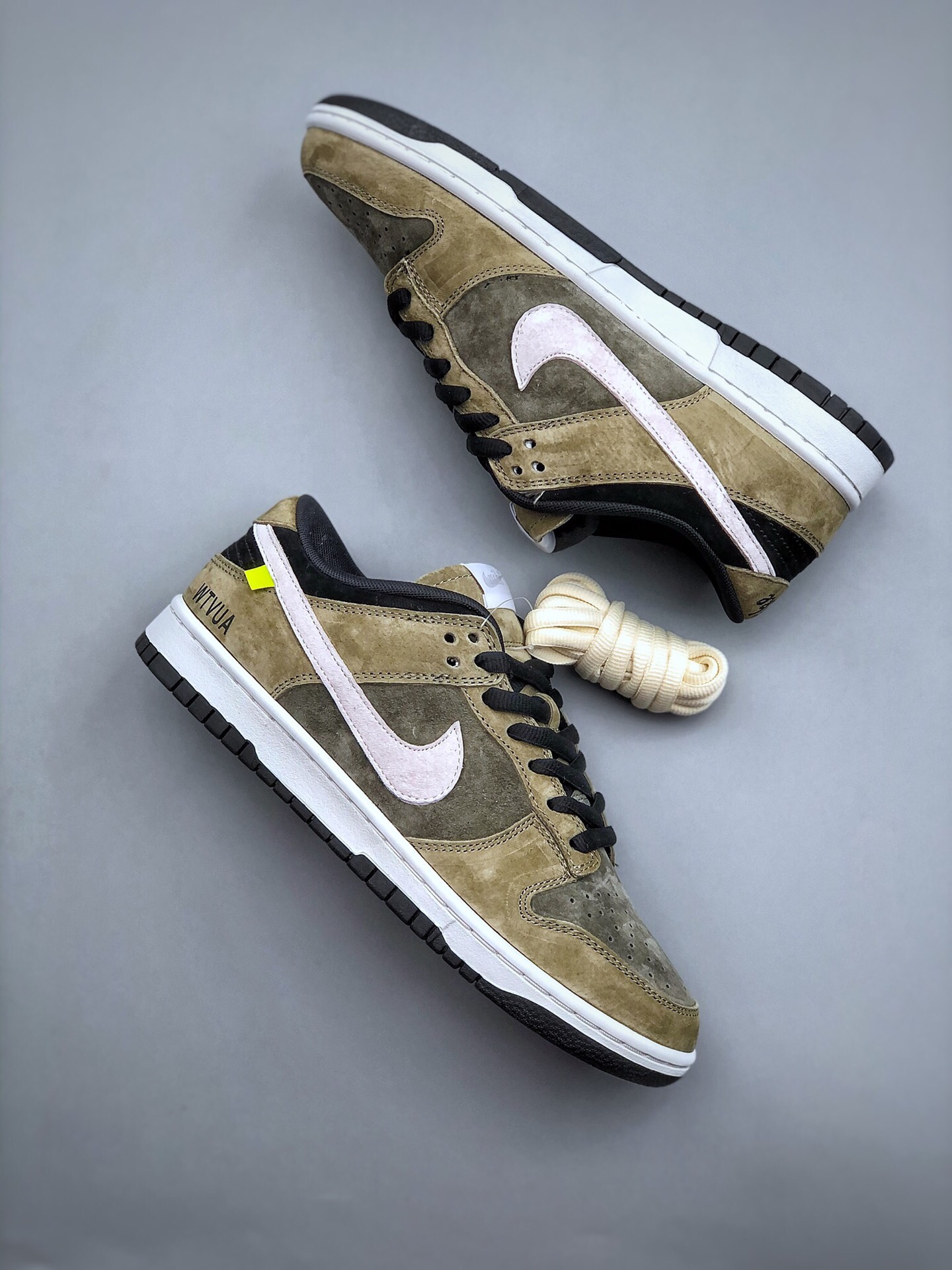 WTVUA x Nike dunk SB Low