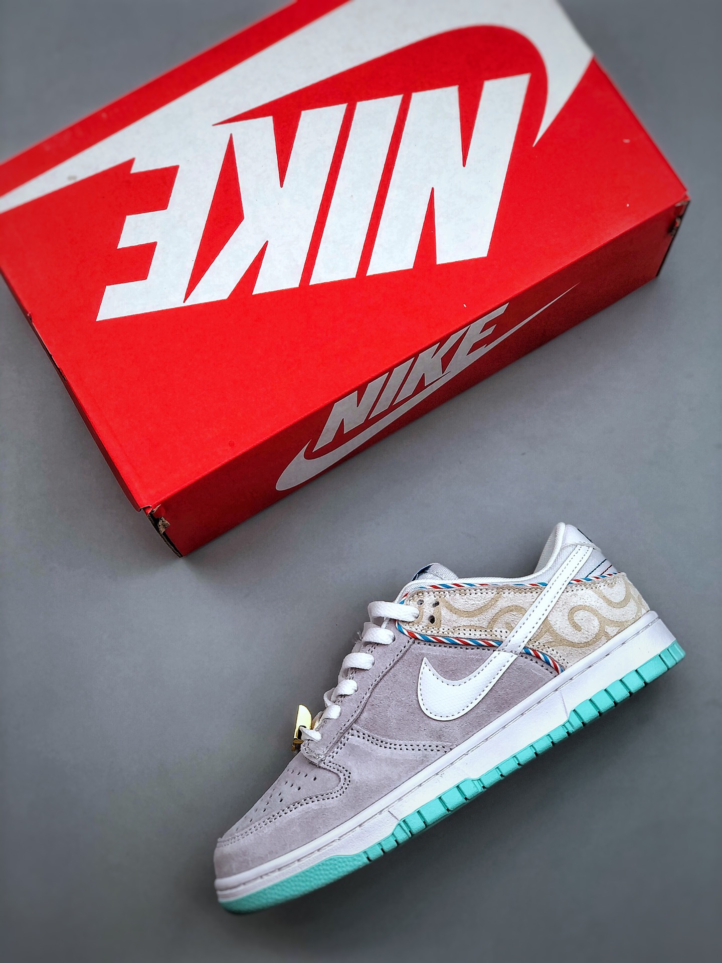 Nike SB Dunk low barber shop grey