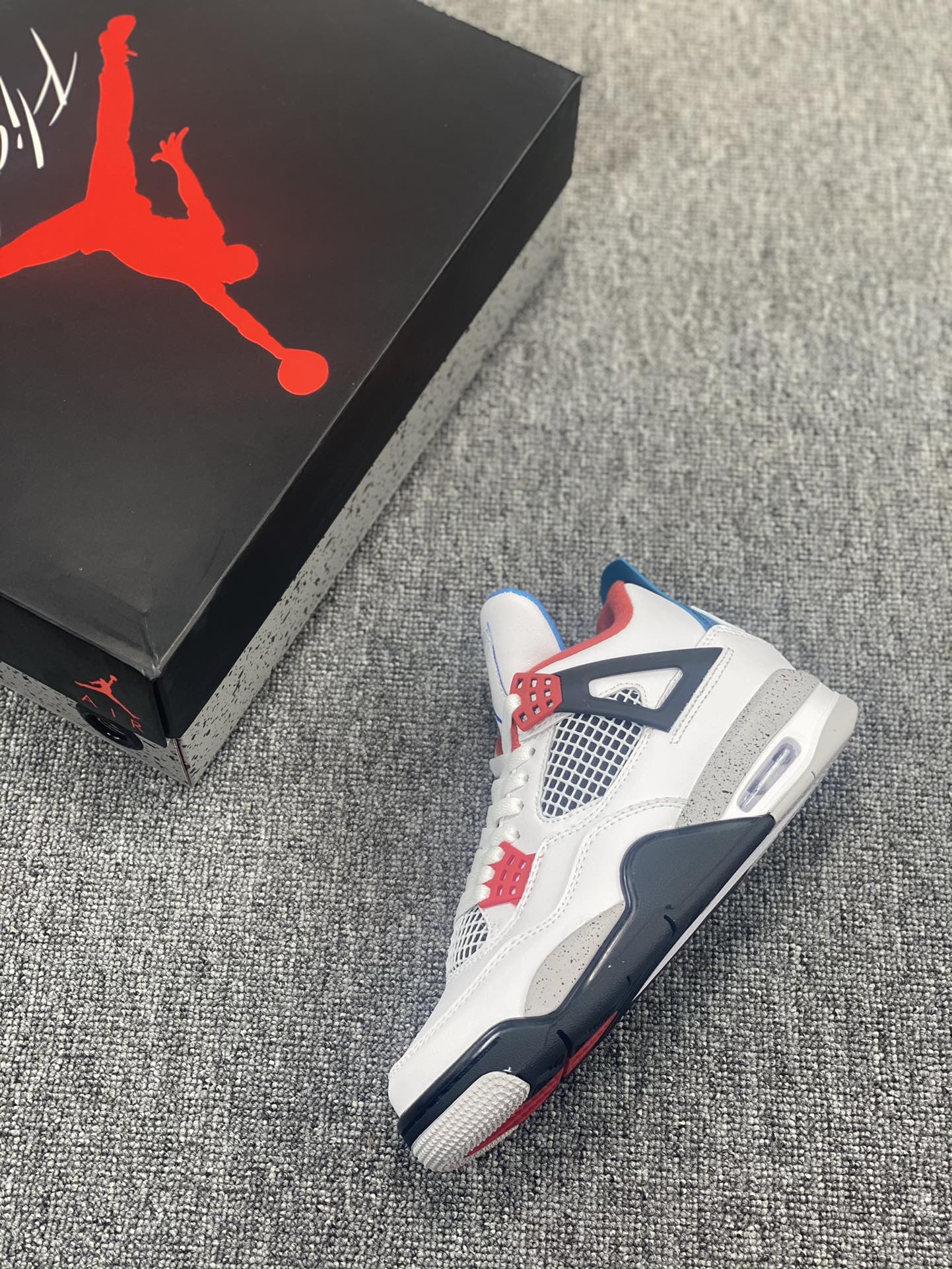 Nike Air Jordan 4 Retro