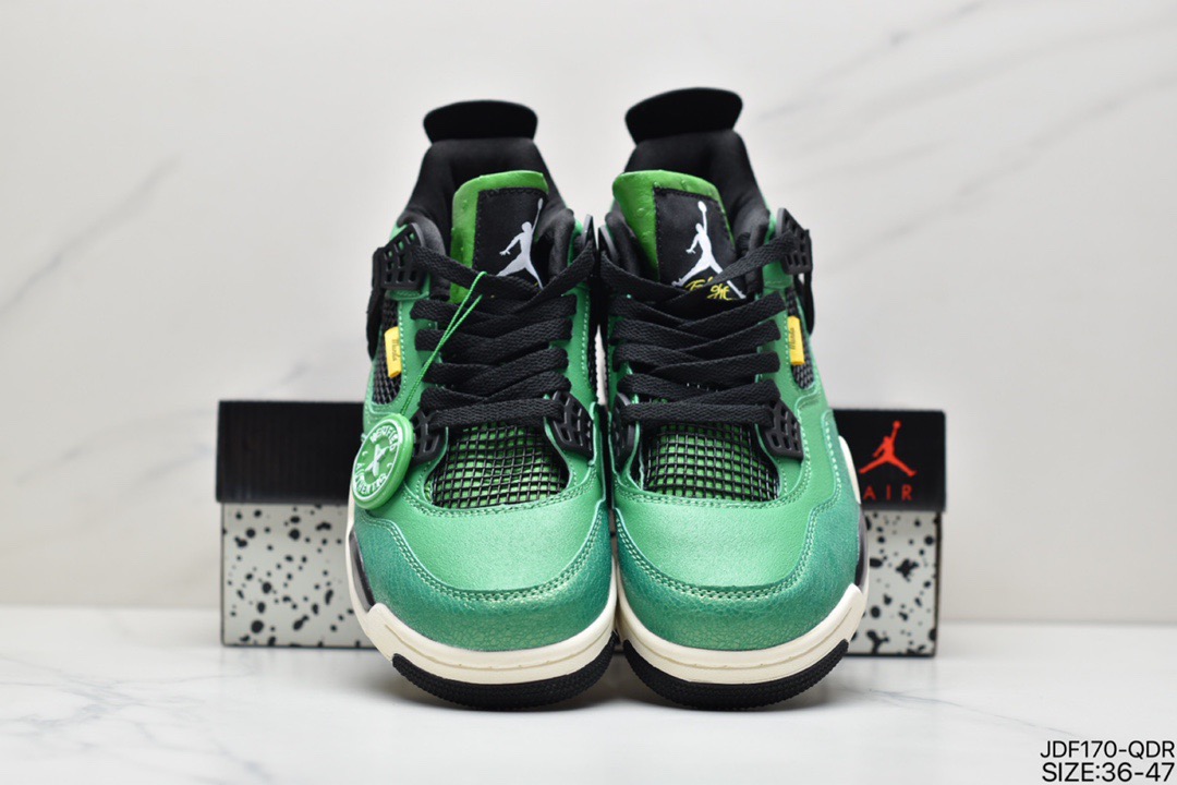 NIKE Air Jordan 4