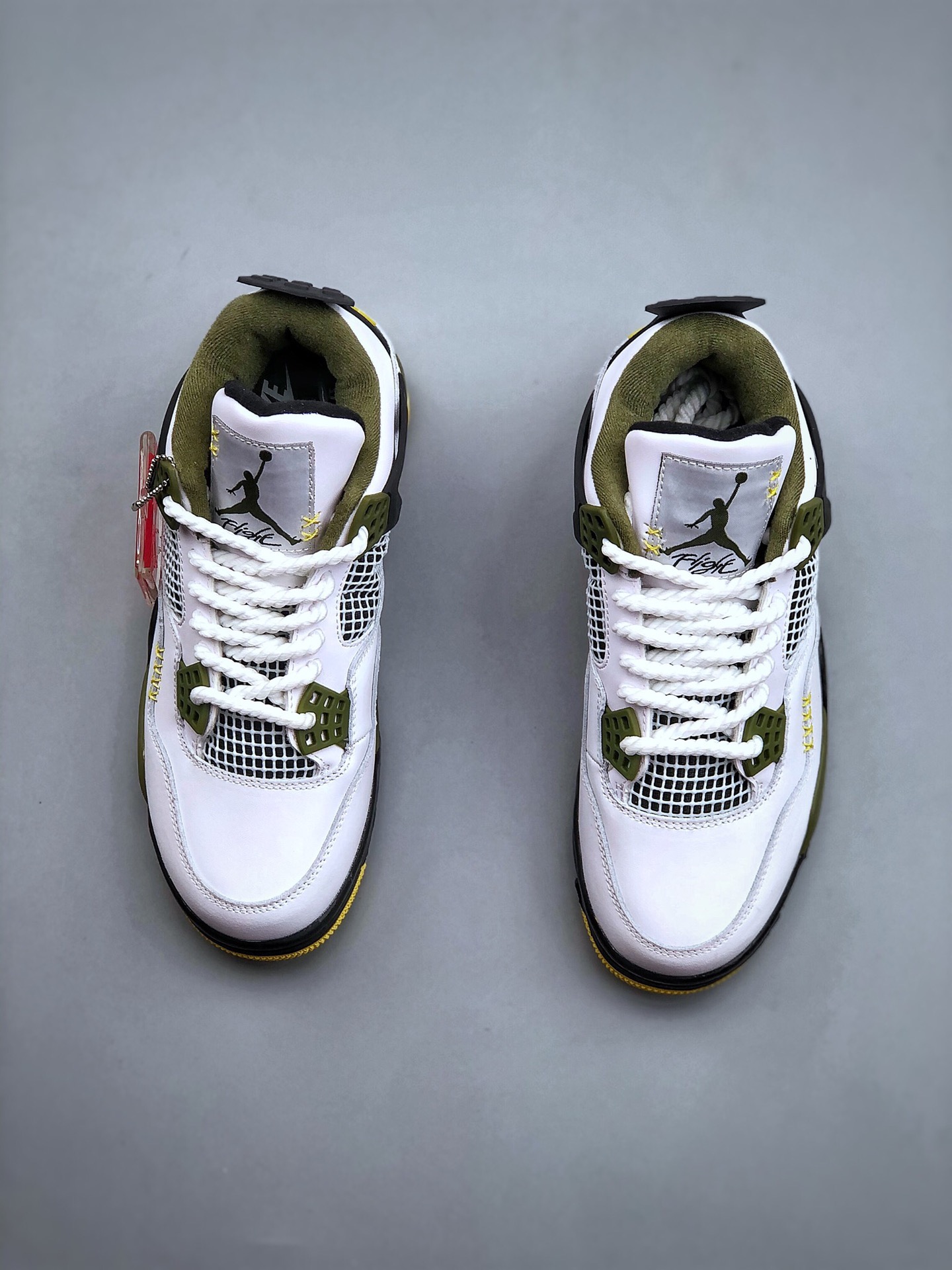 NIKE Air Jordan 4