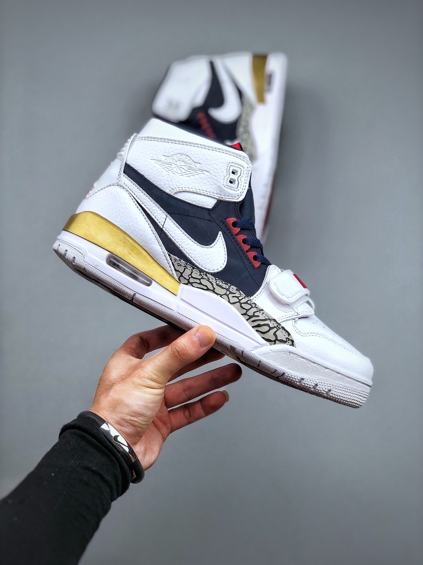 NIKE Air Jordan Legacy 312