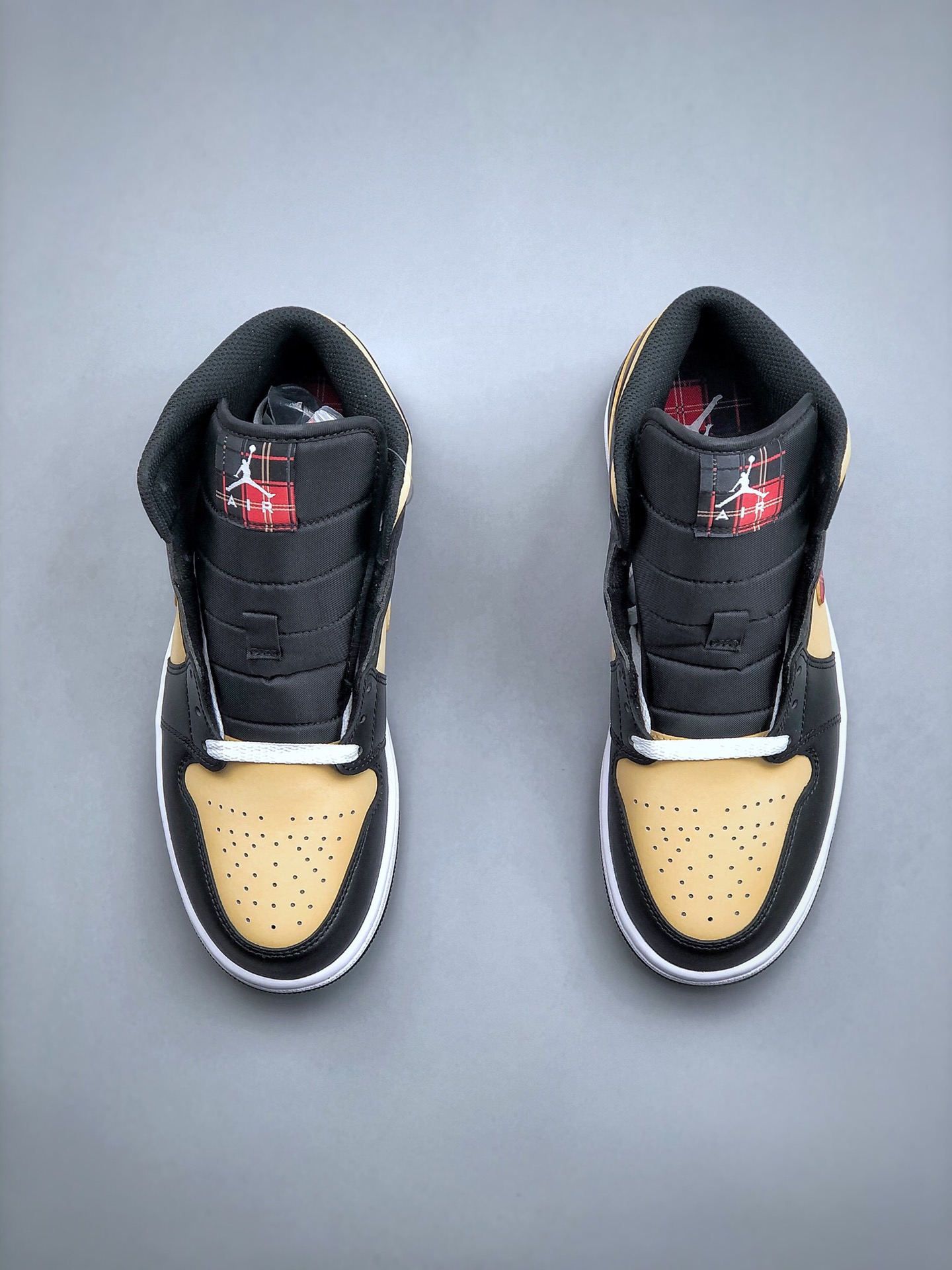 Nike Air Jordan 1 High AJ1