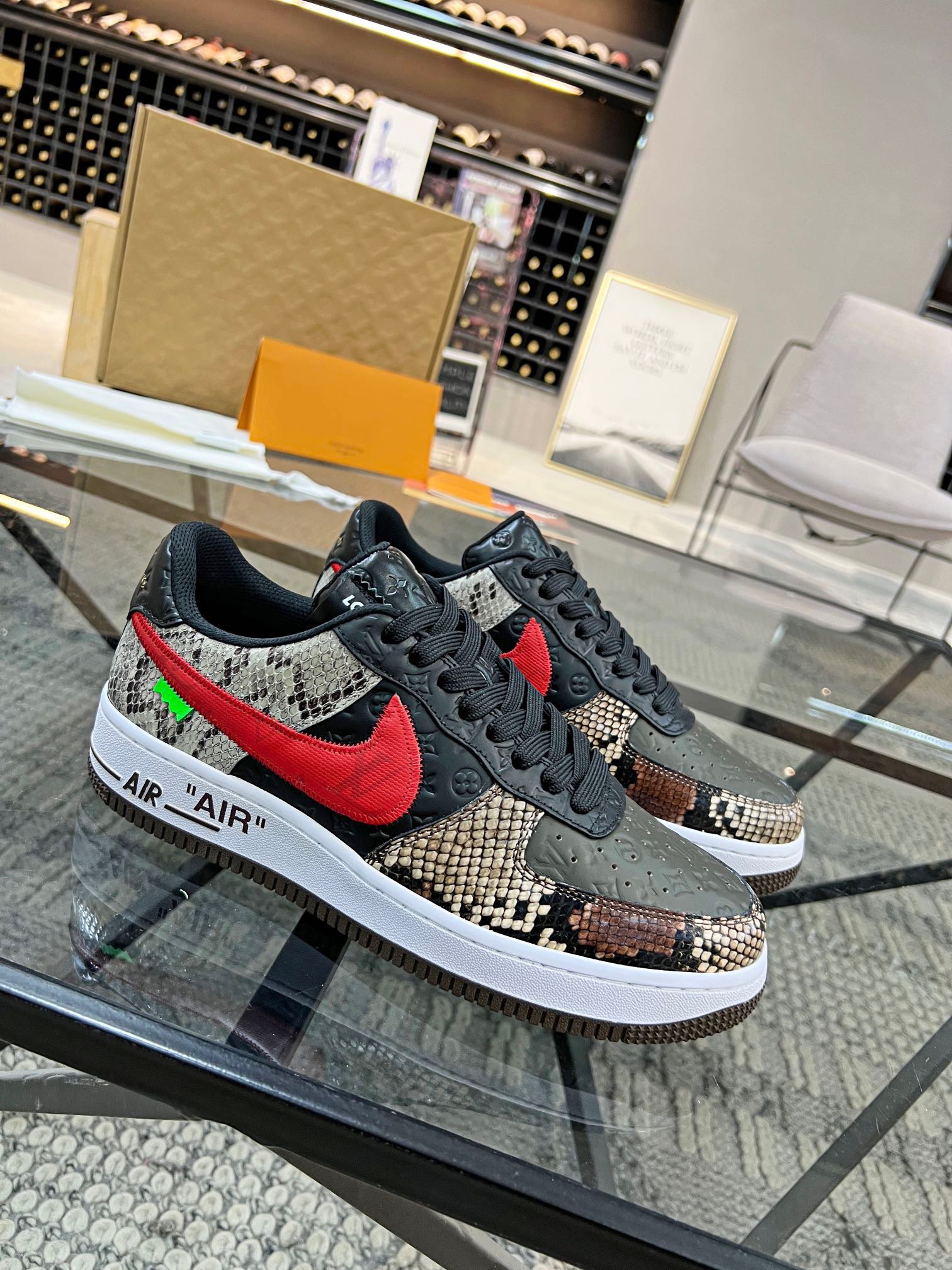 Men Women L*ouis V*uitton x NIKE Sneakers Maikesneakers