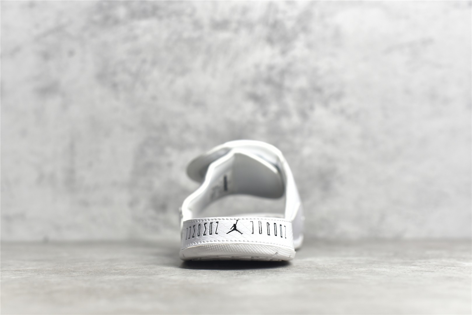 Nike Air Jordan 11 Slippers