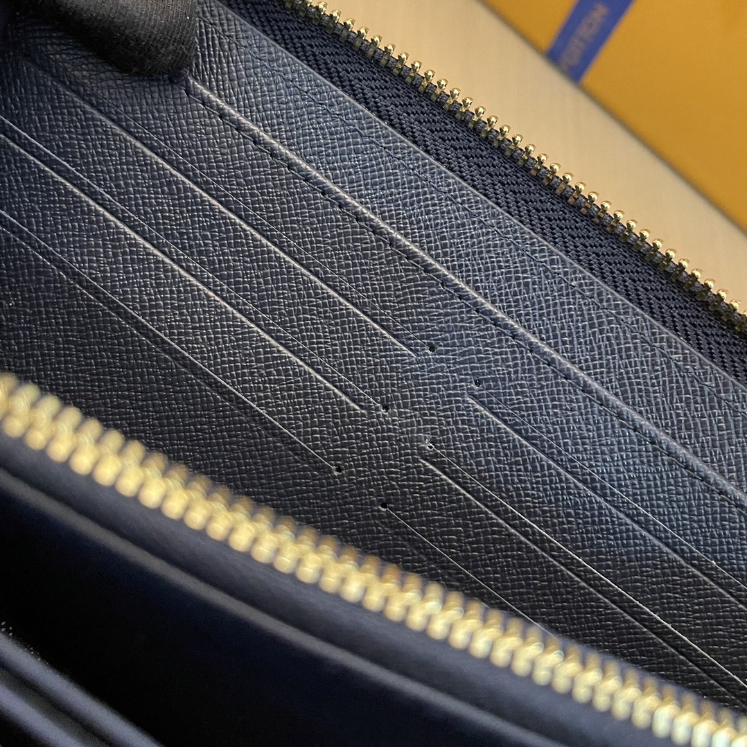 L*ouis V*uitton Top Bag