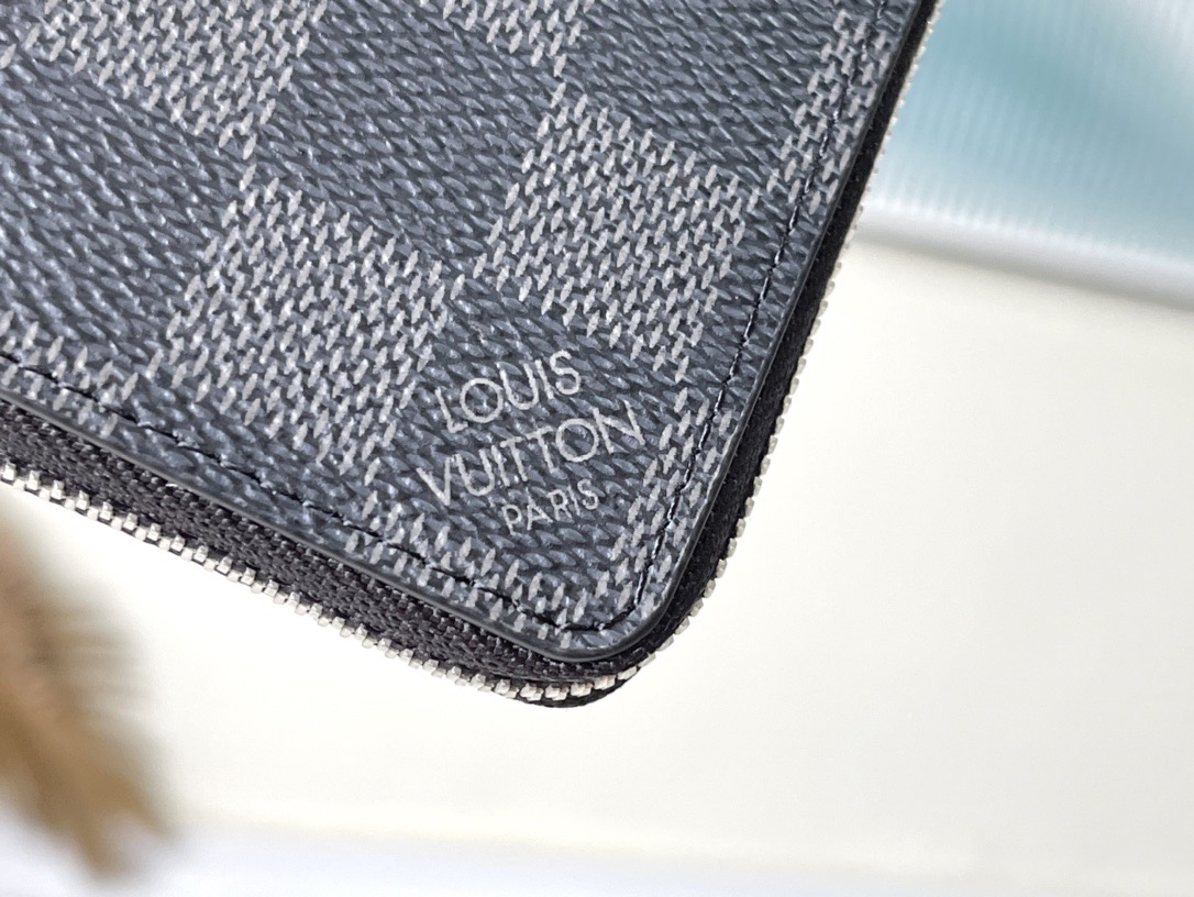 L*ouis V*uitton Top Bag
