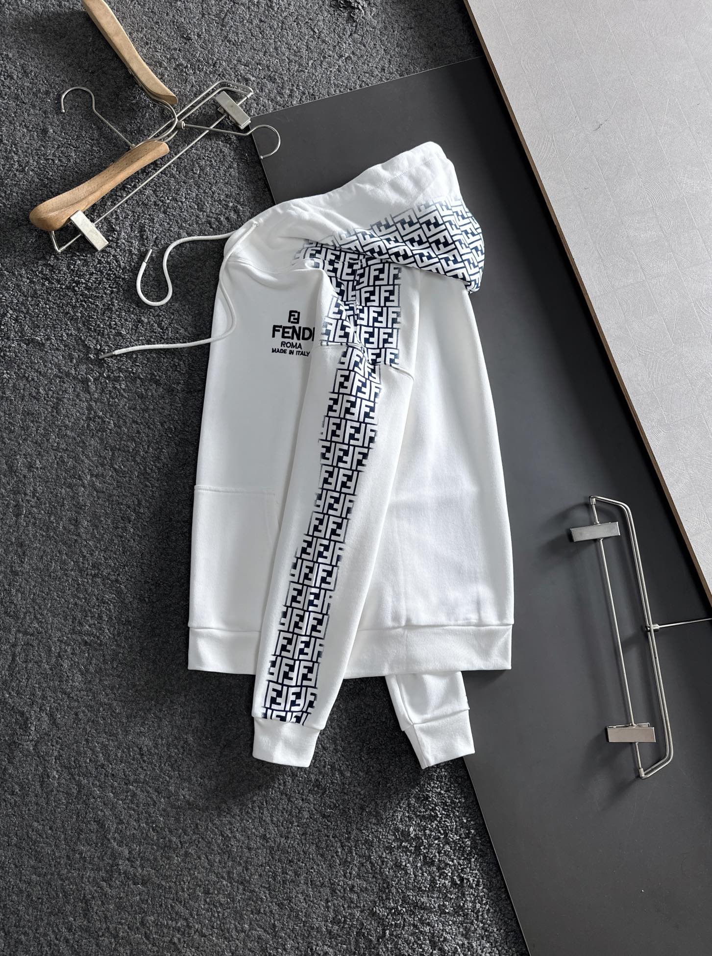 Men Sweater Top Quality ()