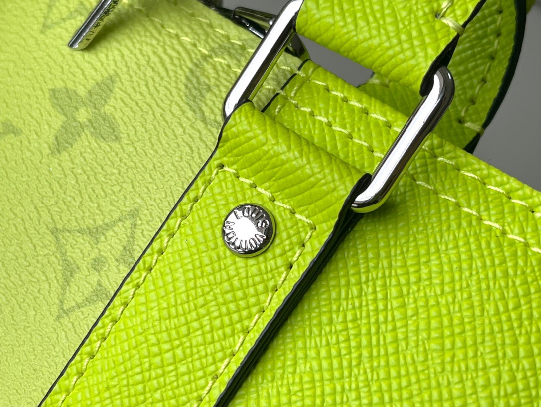 L*ouis V*uitton Top Bag