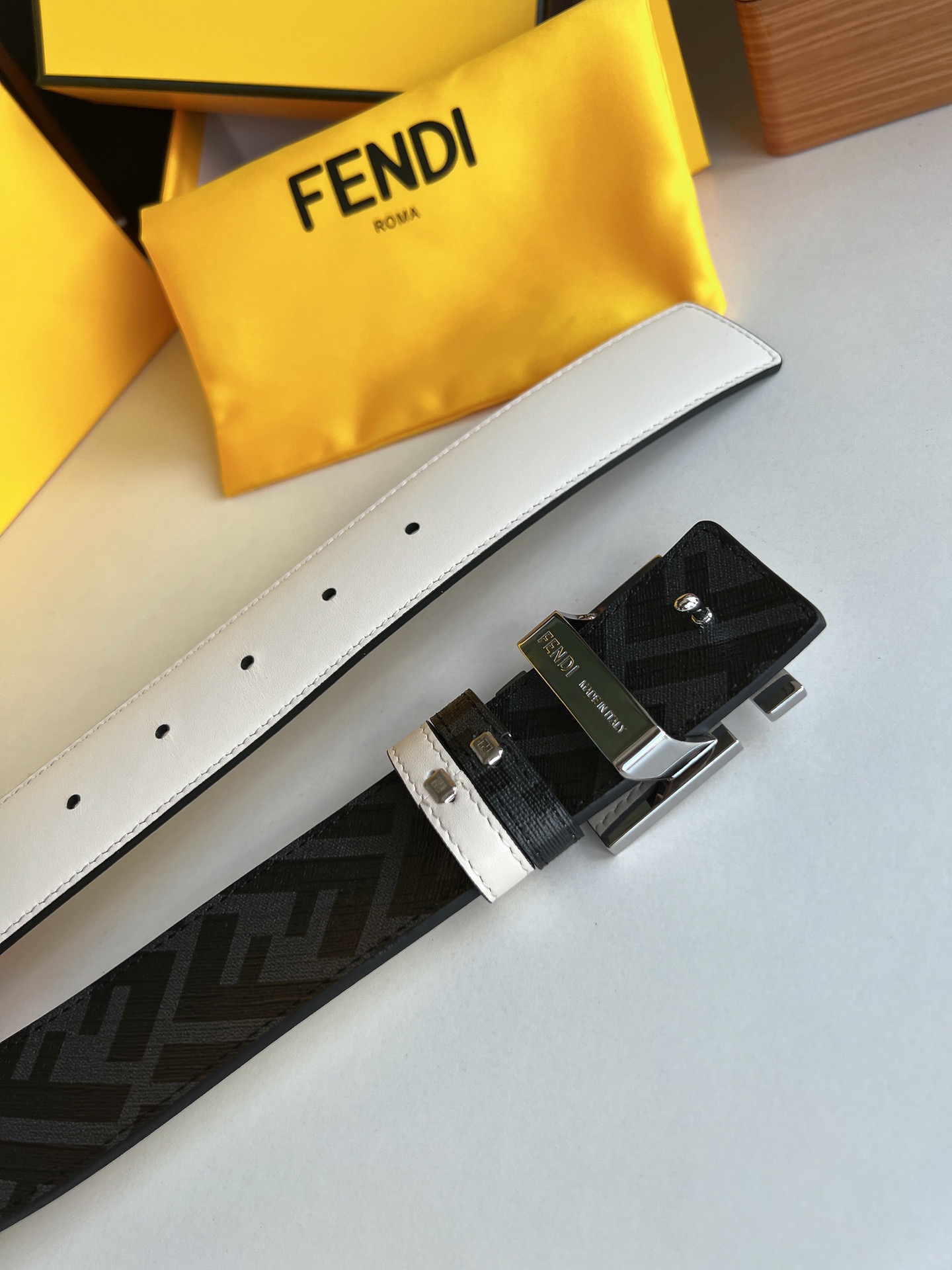 L*ouis V*uitton Top Version 40MM