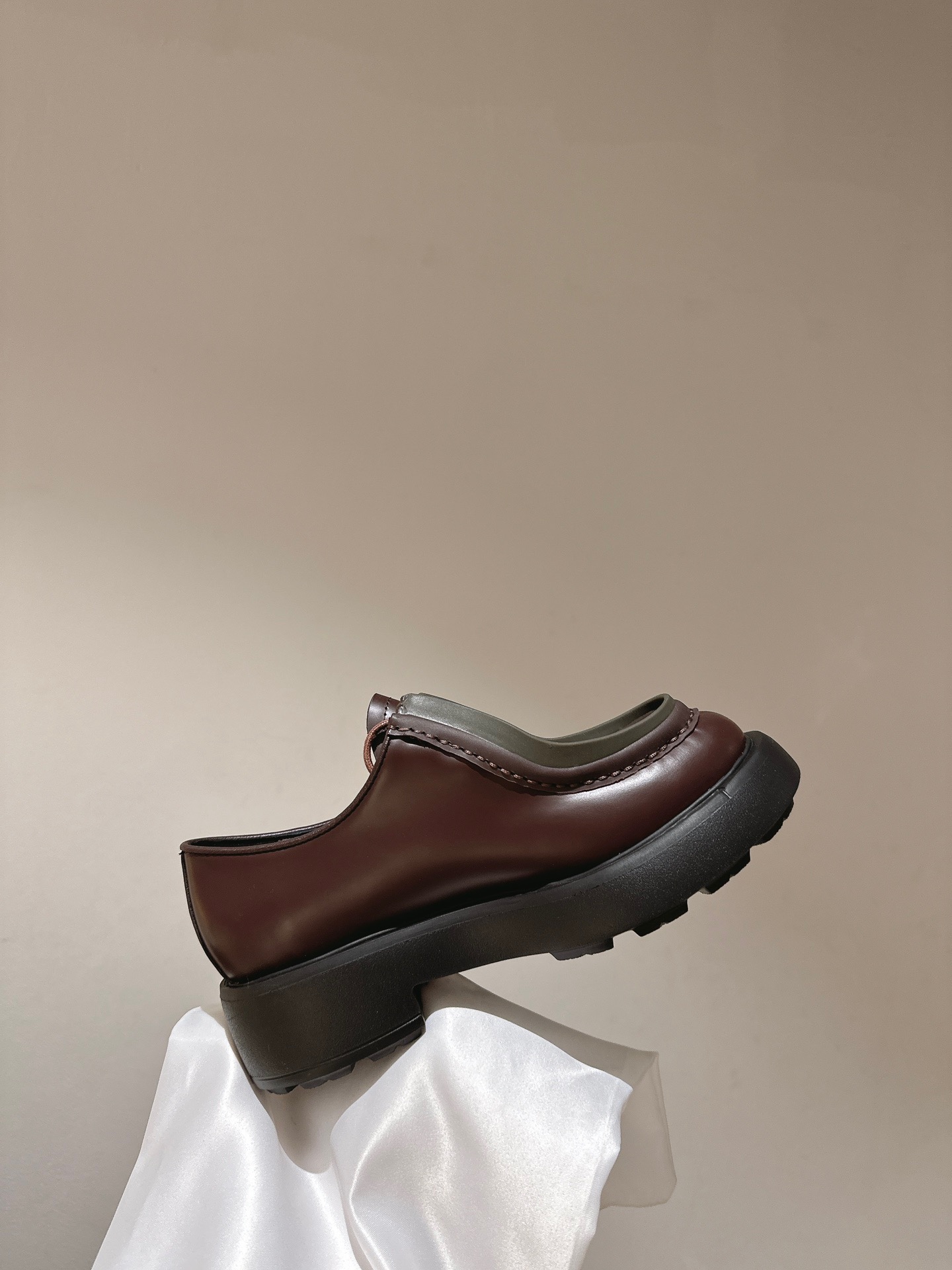 Women P*rada Top Sneaker