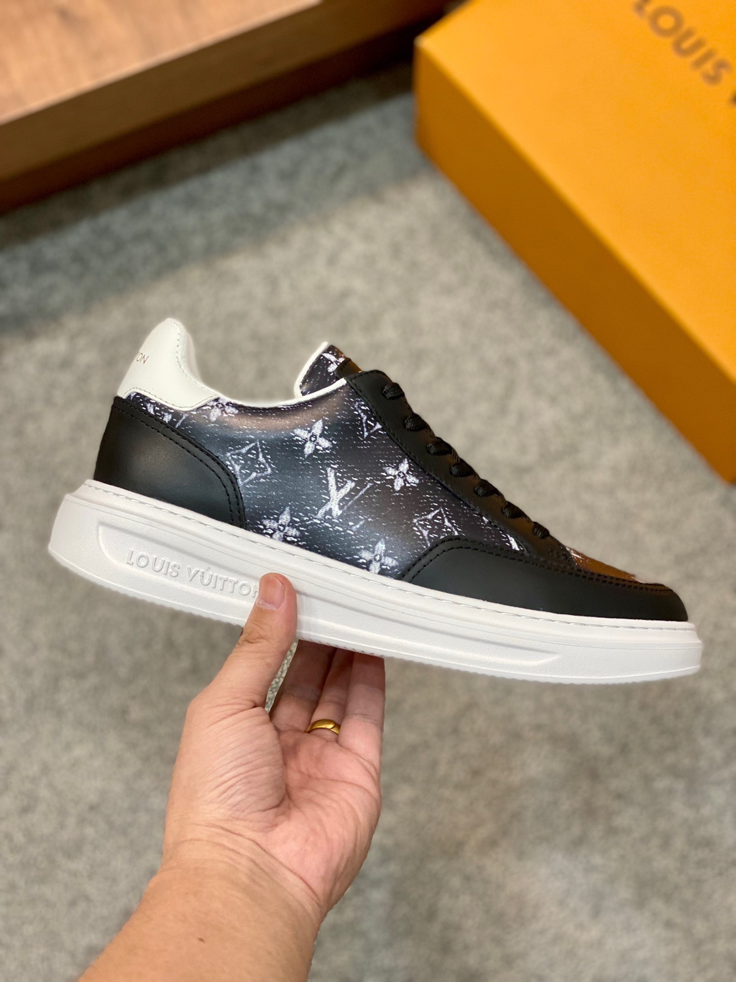 Men L*ouis V*uitton Top Sneaker