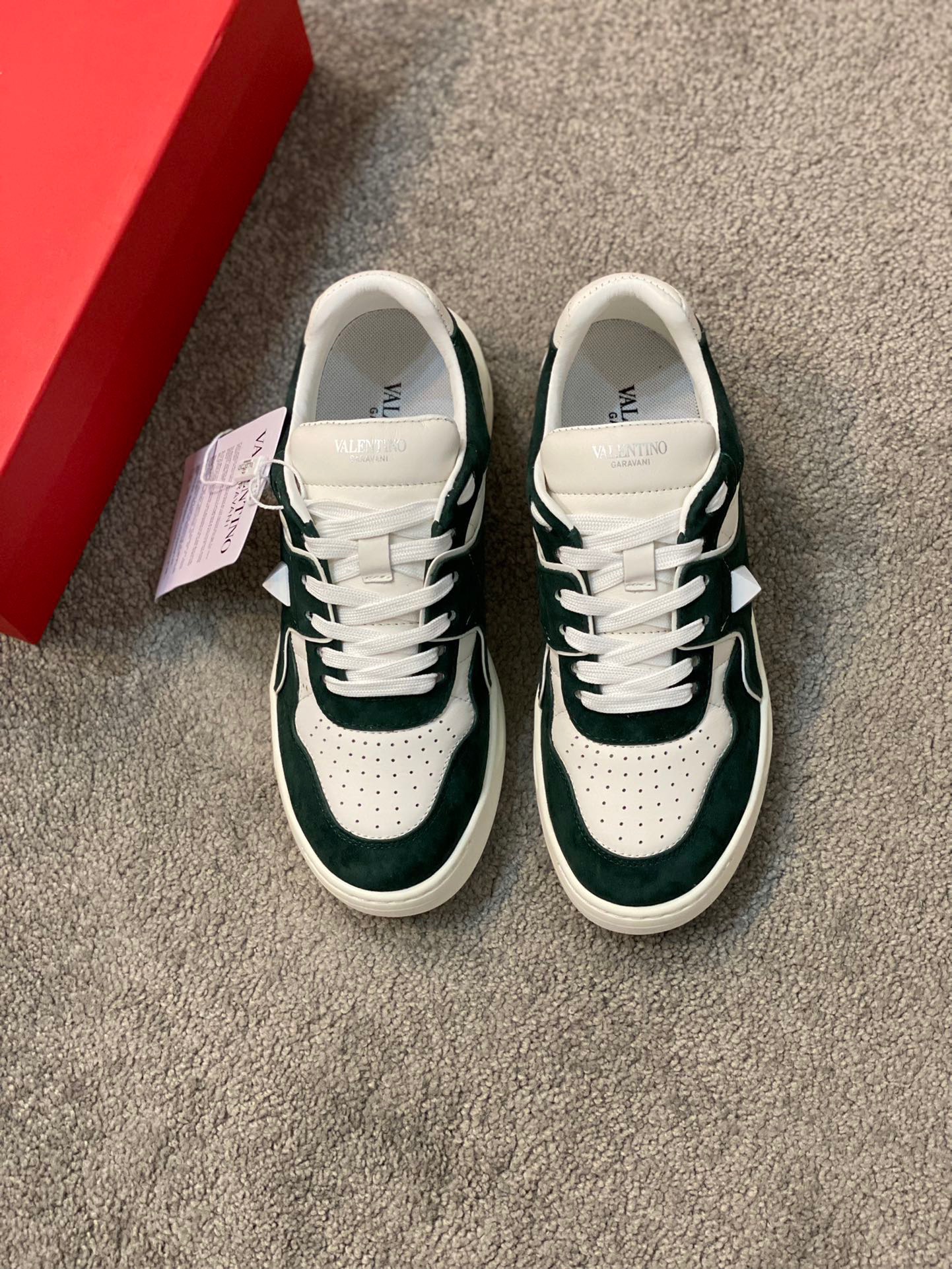 Men Women 𝑉*𝐴𝐿𝐸𝑁𝑇𝐼𝑁𝑂 Top Sneaker