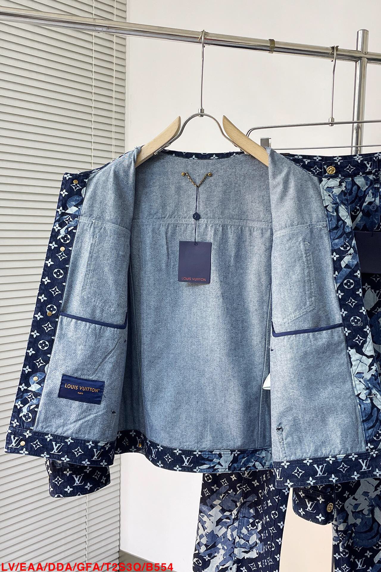 Men suits Top Quality