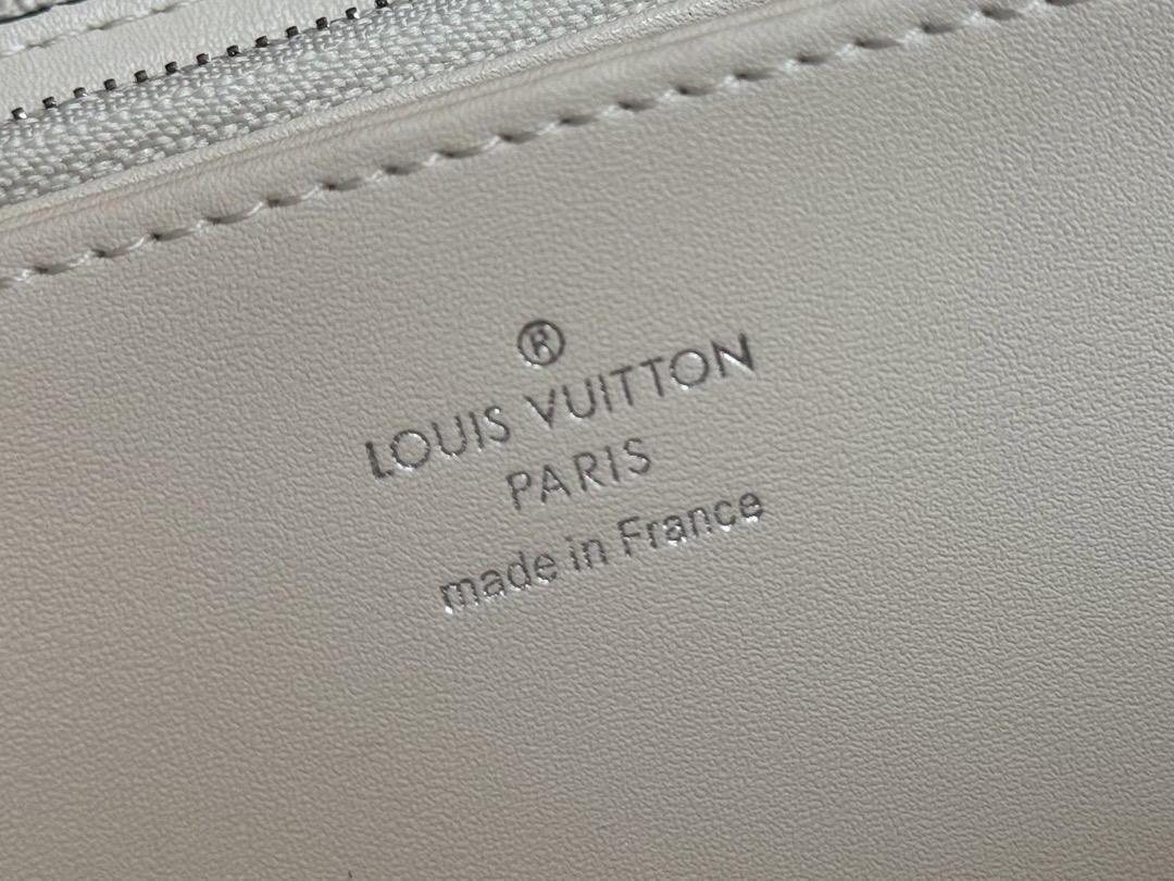 L*ouis V*uitton Top Bag