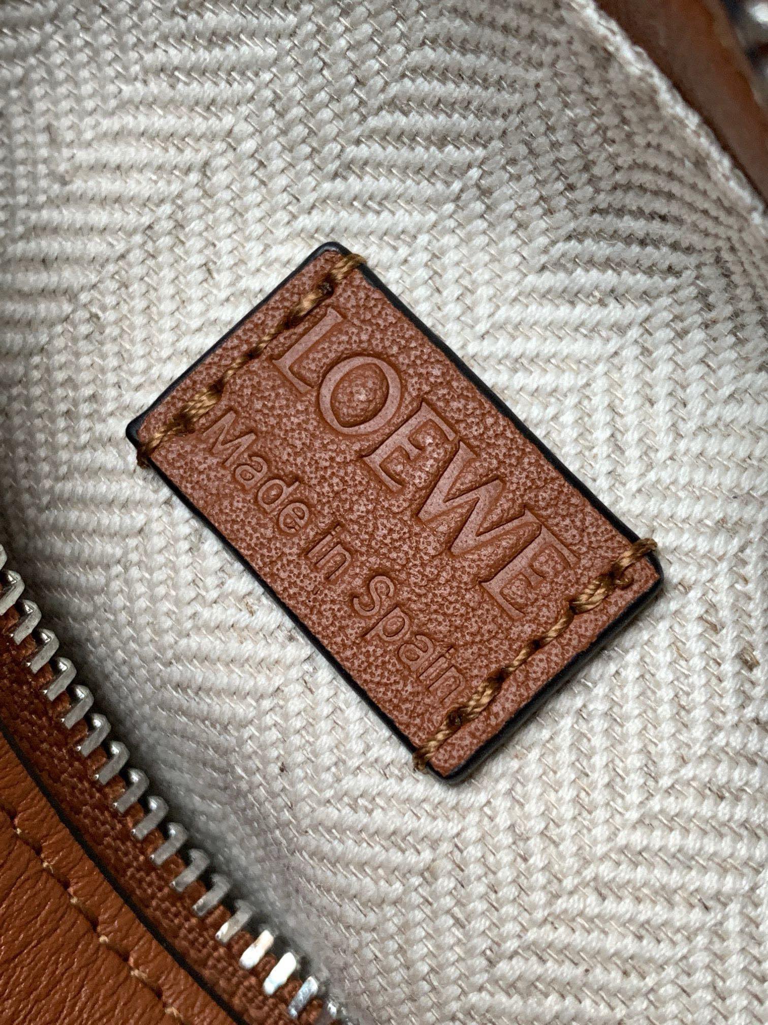 L*oewe Bag 9310 Top Quality