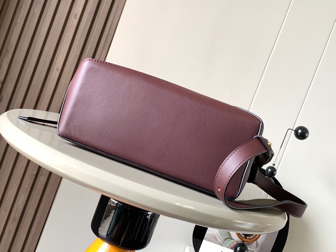 L*oewe Bag 9037 Top Quality