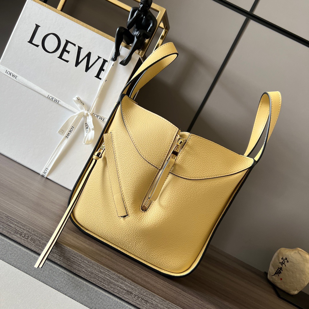 L*oewe Bag 652235 Top Quality