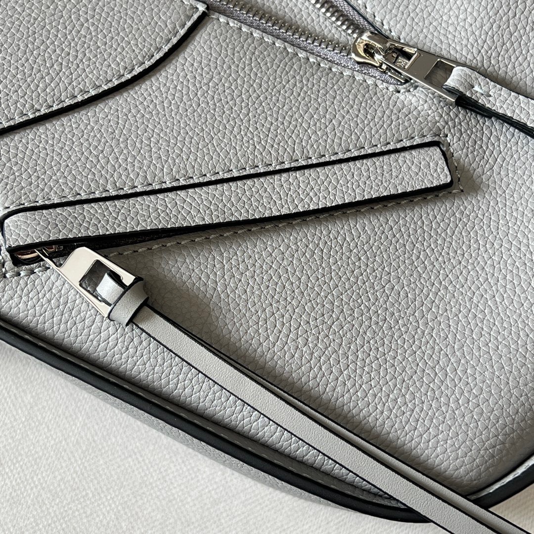 L*oewe Bag 652235 Top Quality