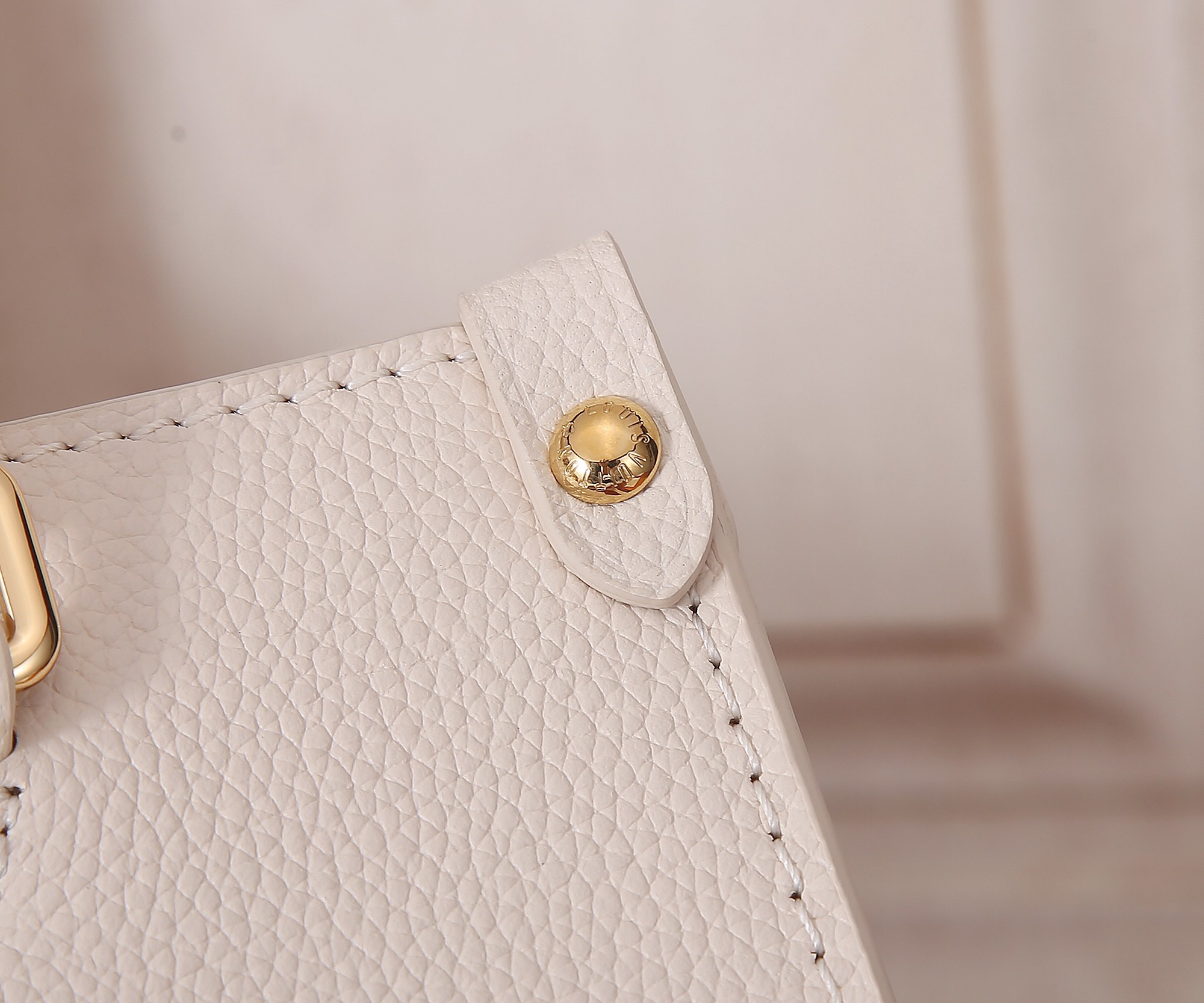 women L*ouis V*uitton Top Bag M23637