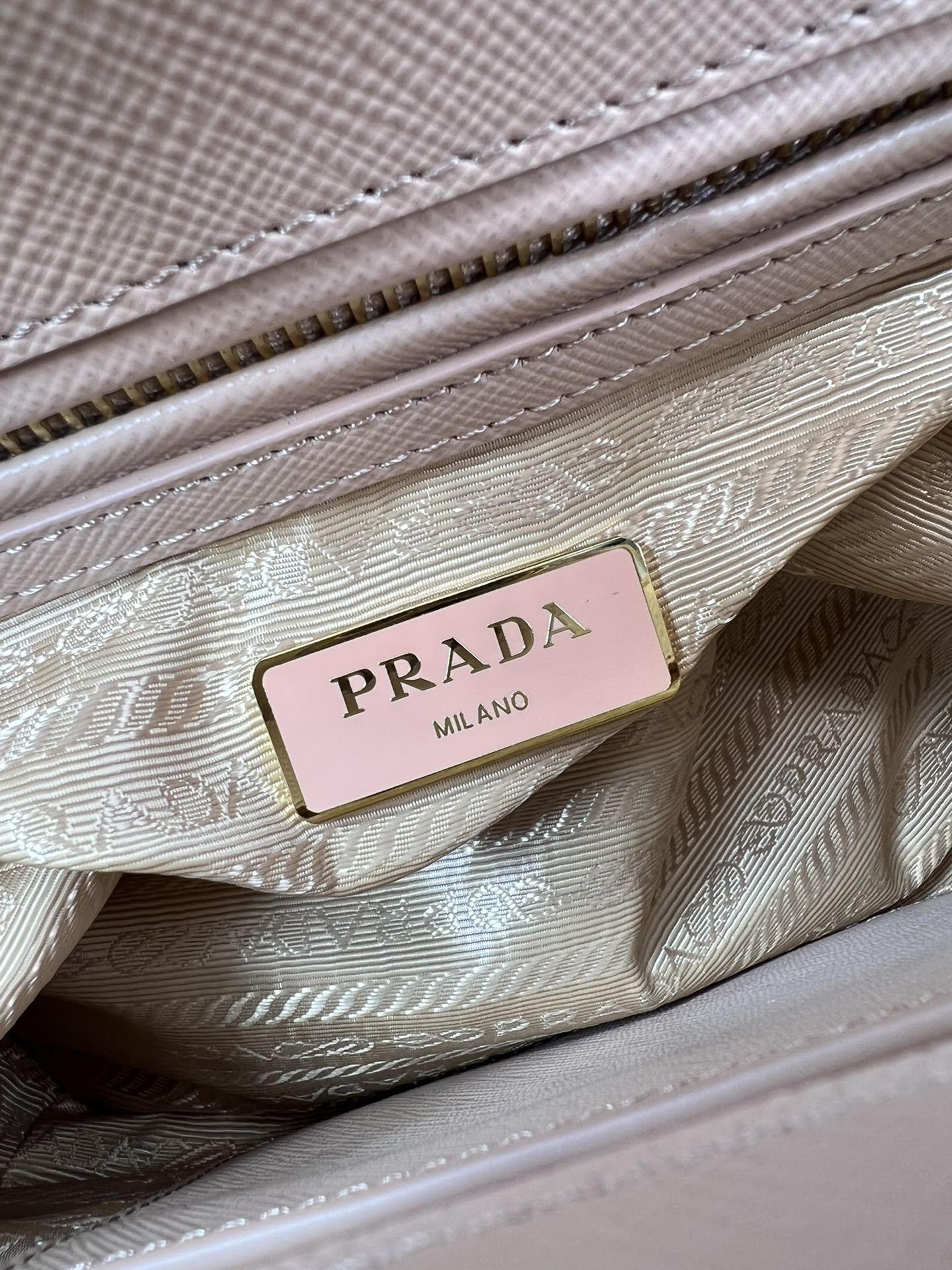 P*rada Bag Top Quality
