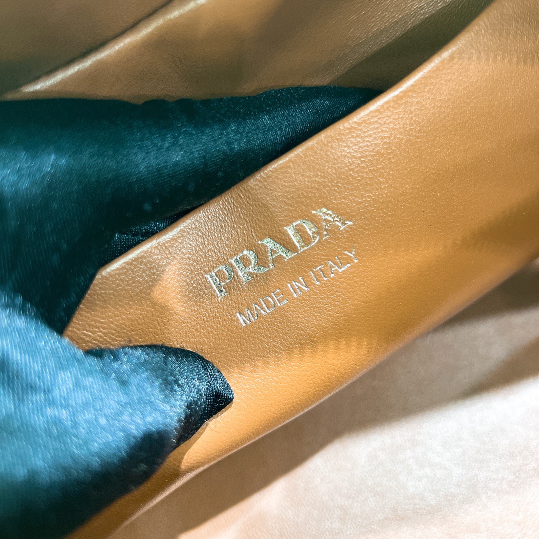 P*rada Bag Top Quality