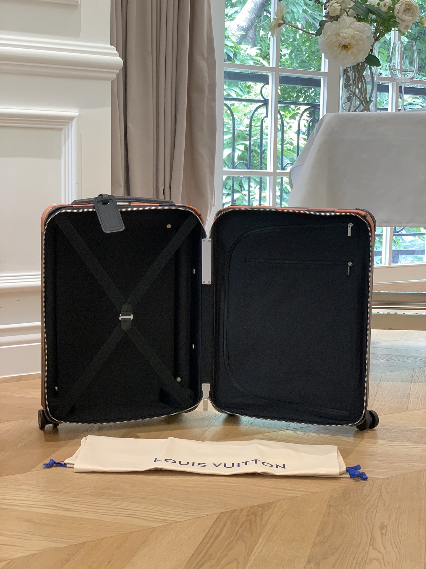 L*ouis V*uitton Luggage