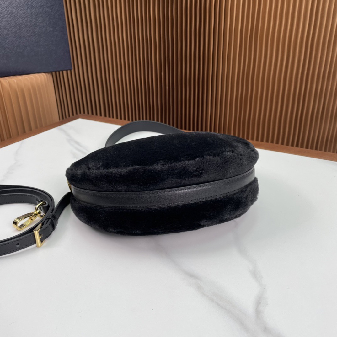 P*rada Bag Top Quality