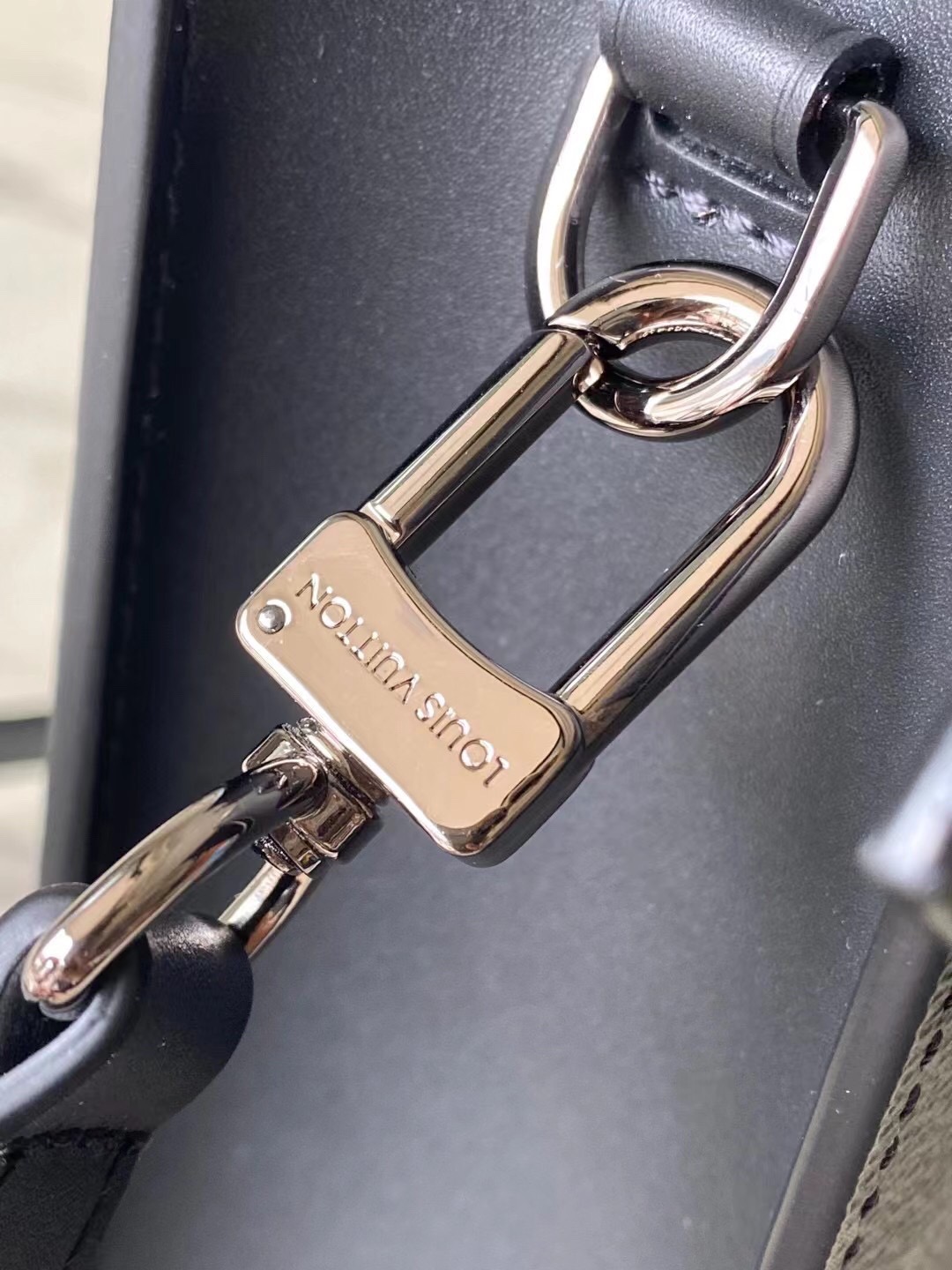 L*ouis V*uitton Top Bag