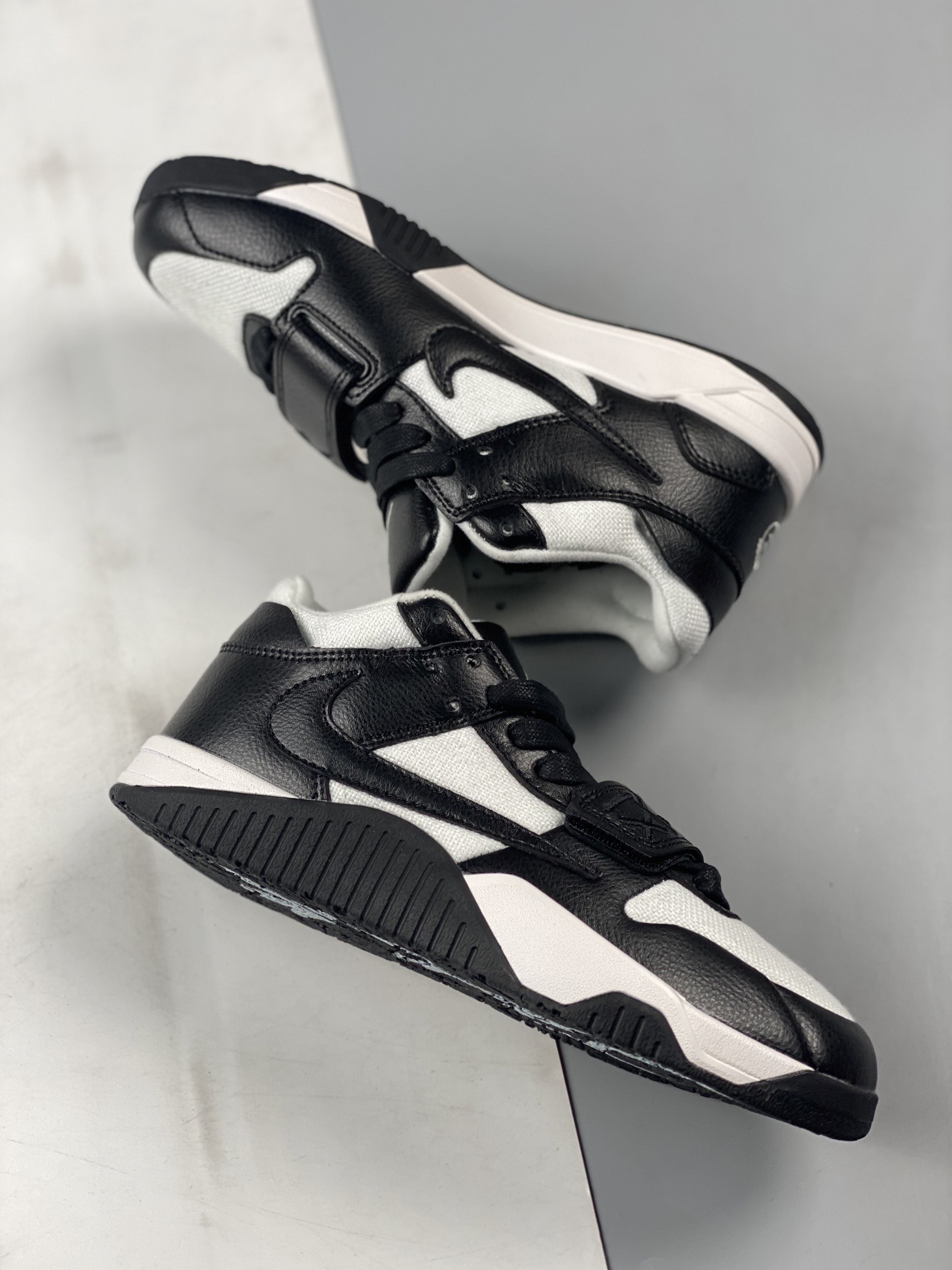 Nike Air Jordan cut the check aj