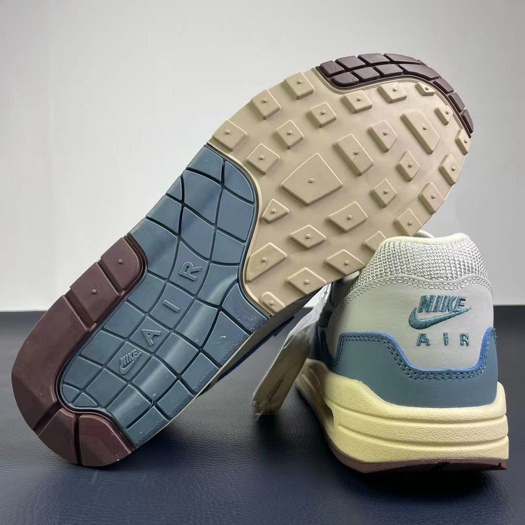 Nike Air Max+P*atta )