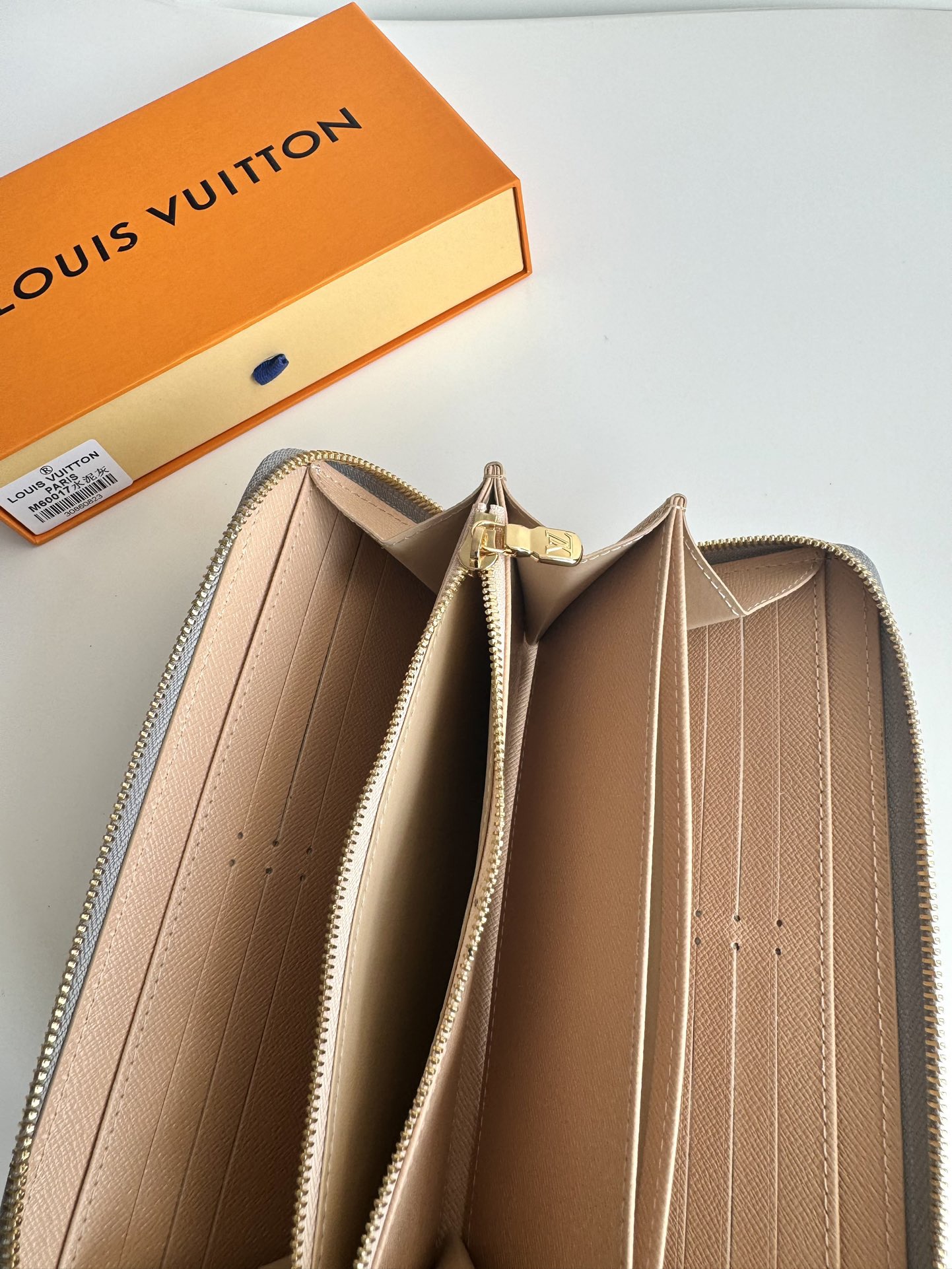 L*ouis V*uitton Top Bag