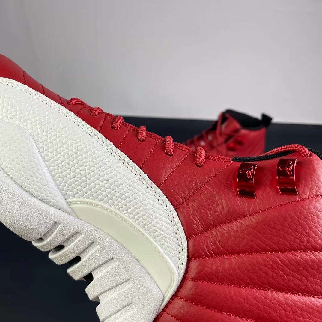 Air Jordan 12
