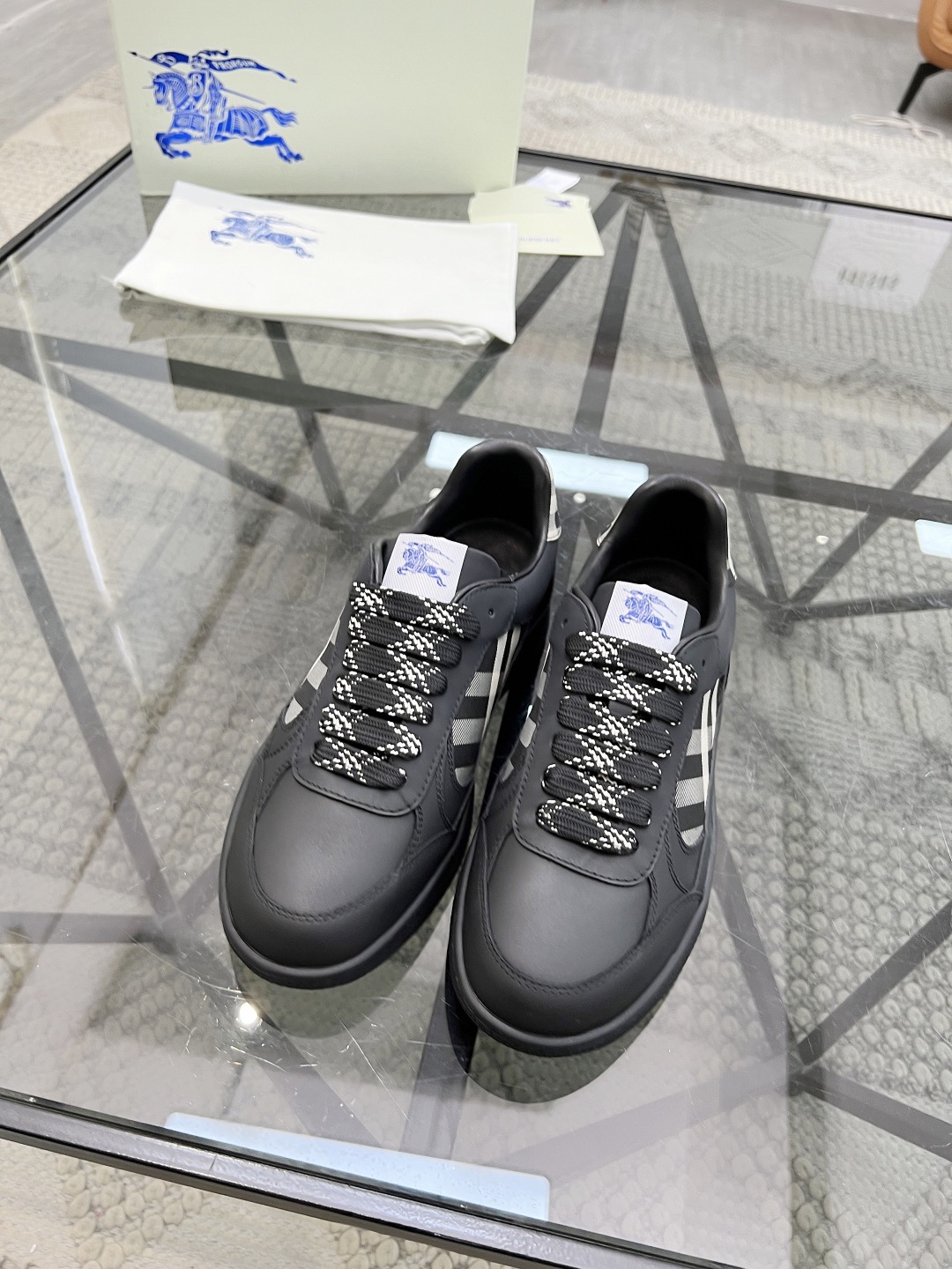 Men B*rberry Sneaker （）