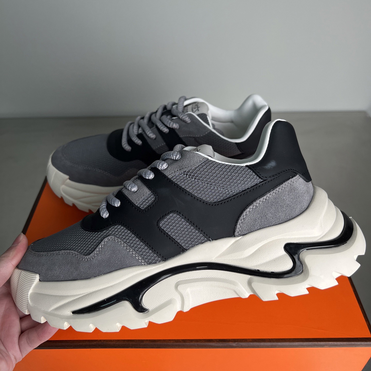 Men H*ermes Top Sneaker