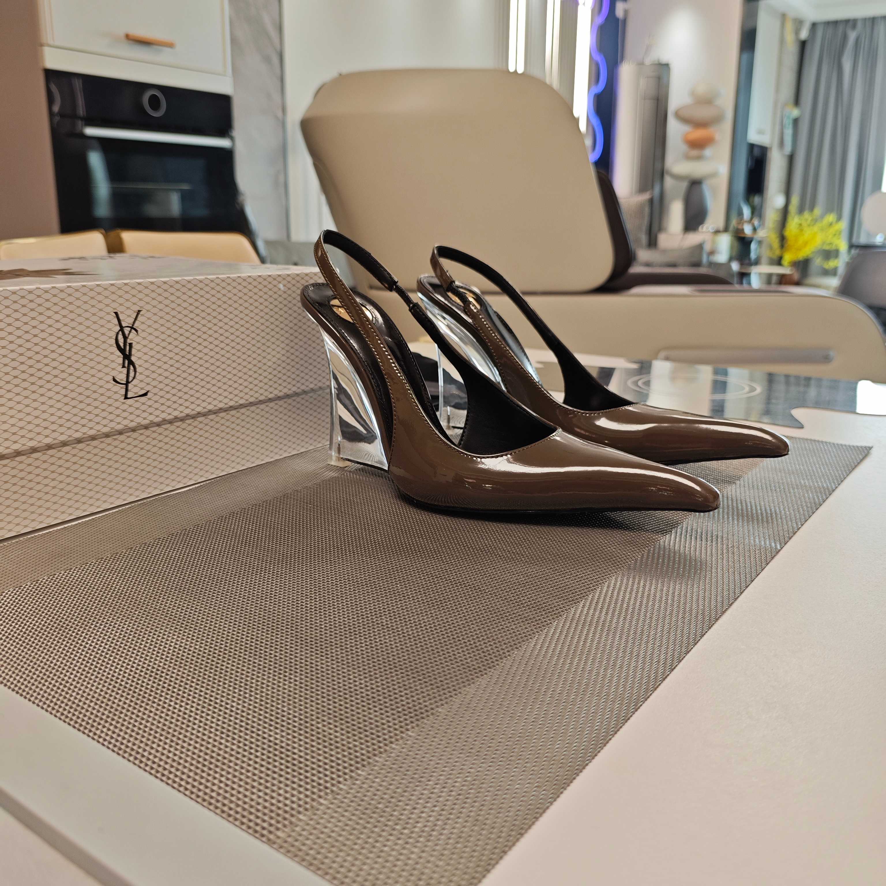 Women Y*SL Top Pumps