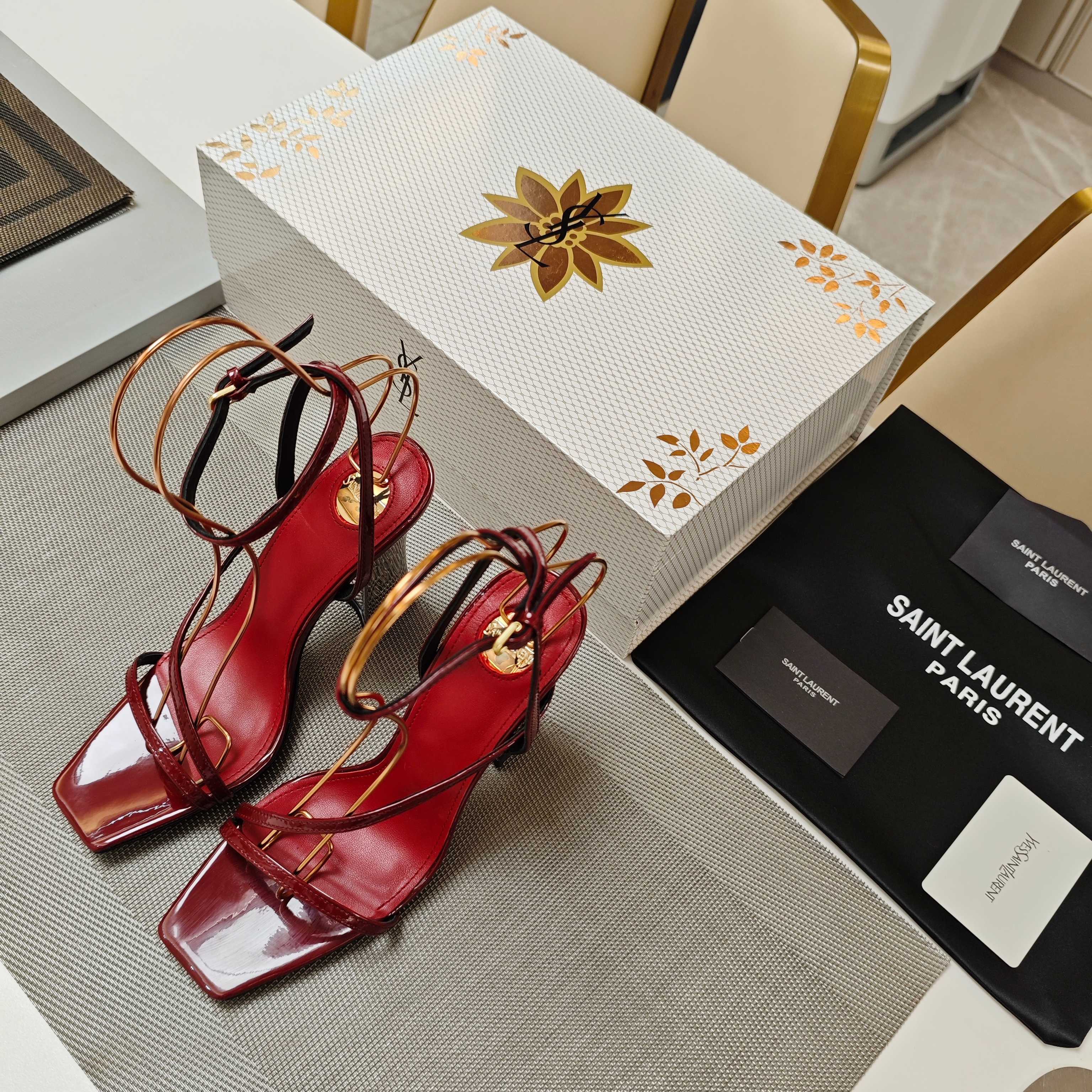 Women Y*SL Top Pumps