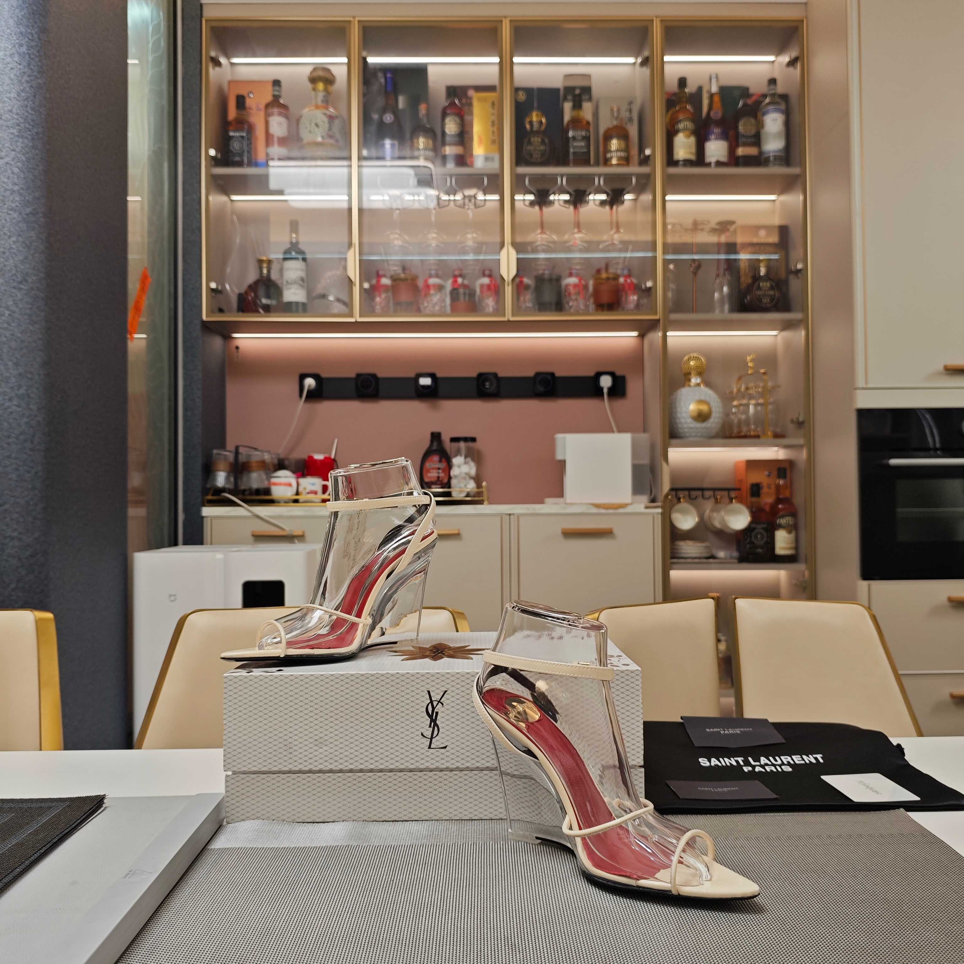 Women Y*SL Top Pumps