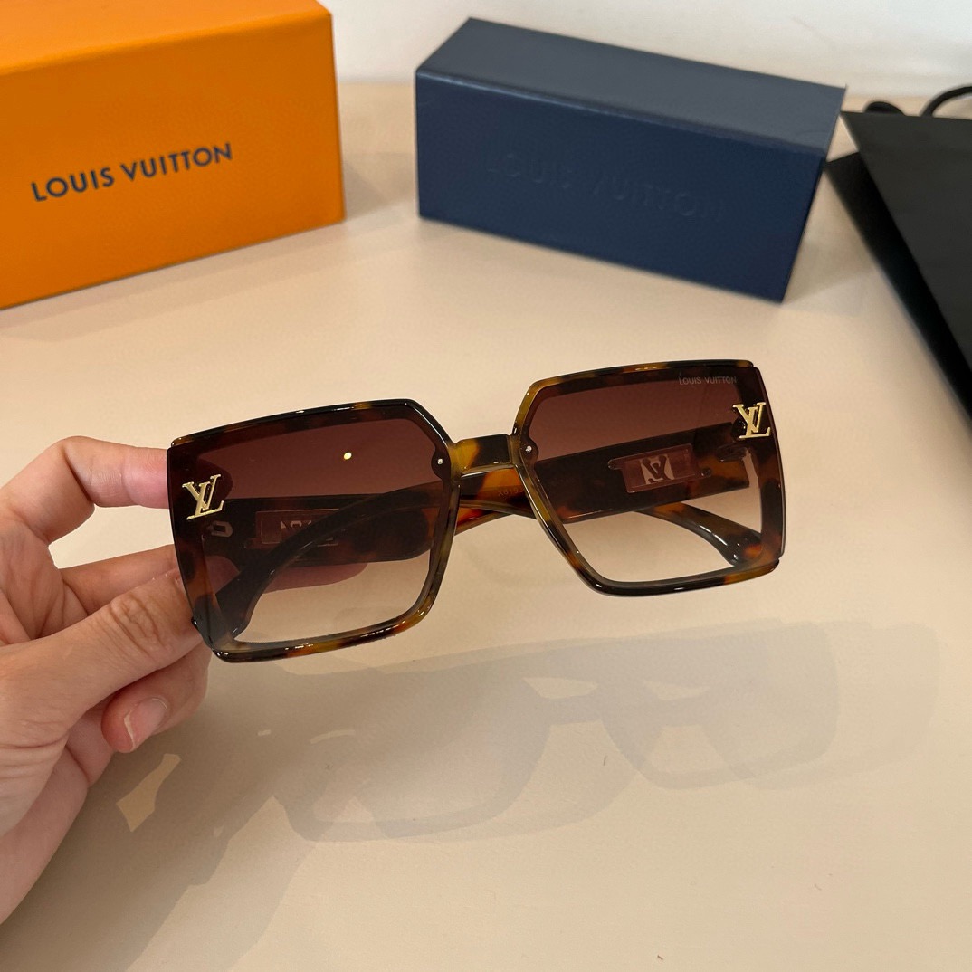 L*ouis V*uitton Glasses