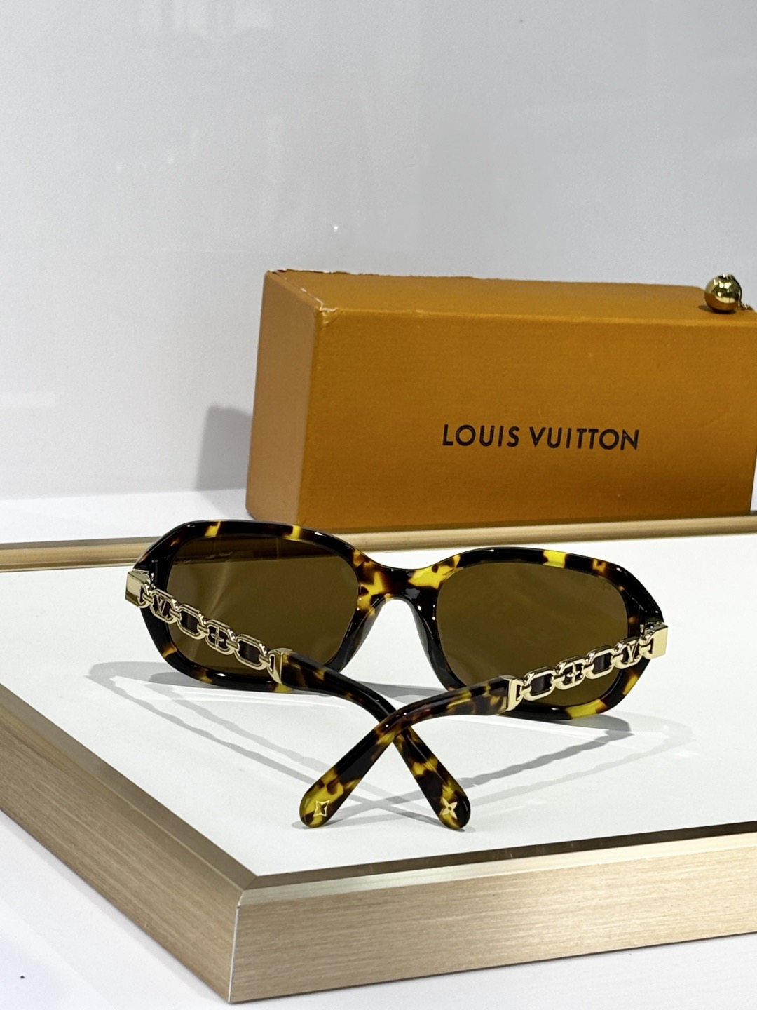 L*ouis V*uitton Glasses