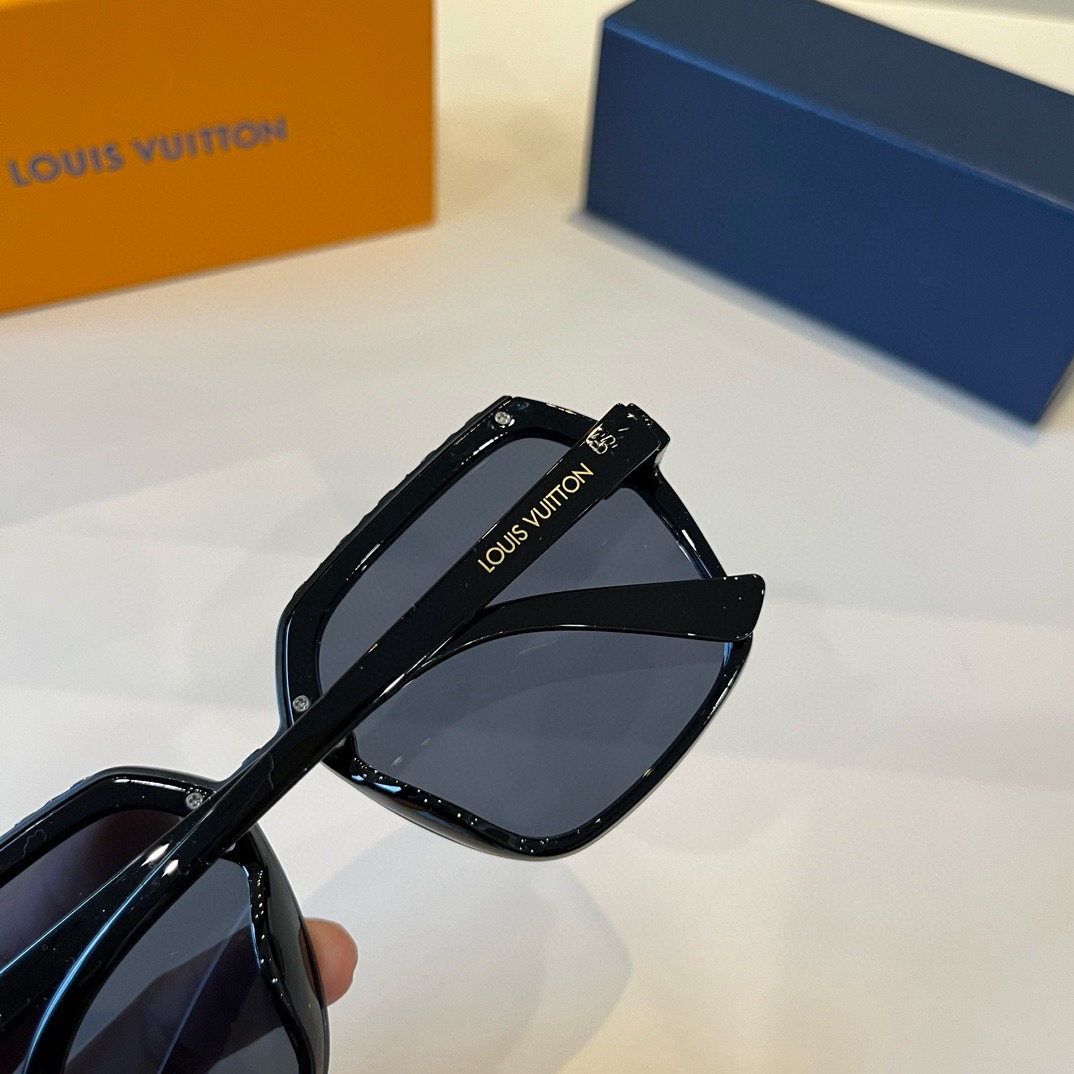 L*ouis V*uitton Glasses