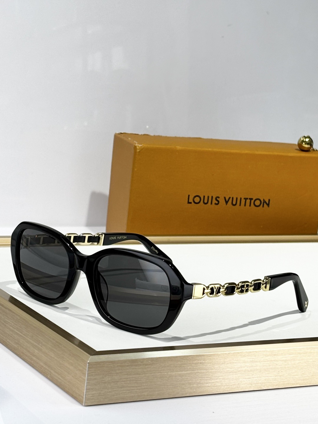 L*ouis V*uitton Glasses