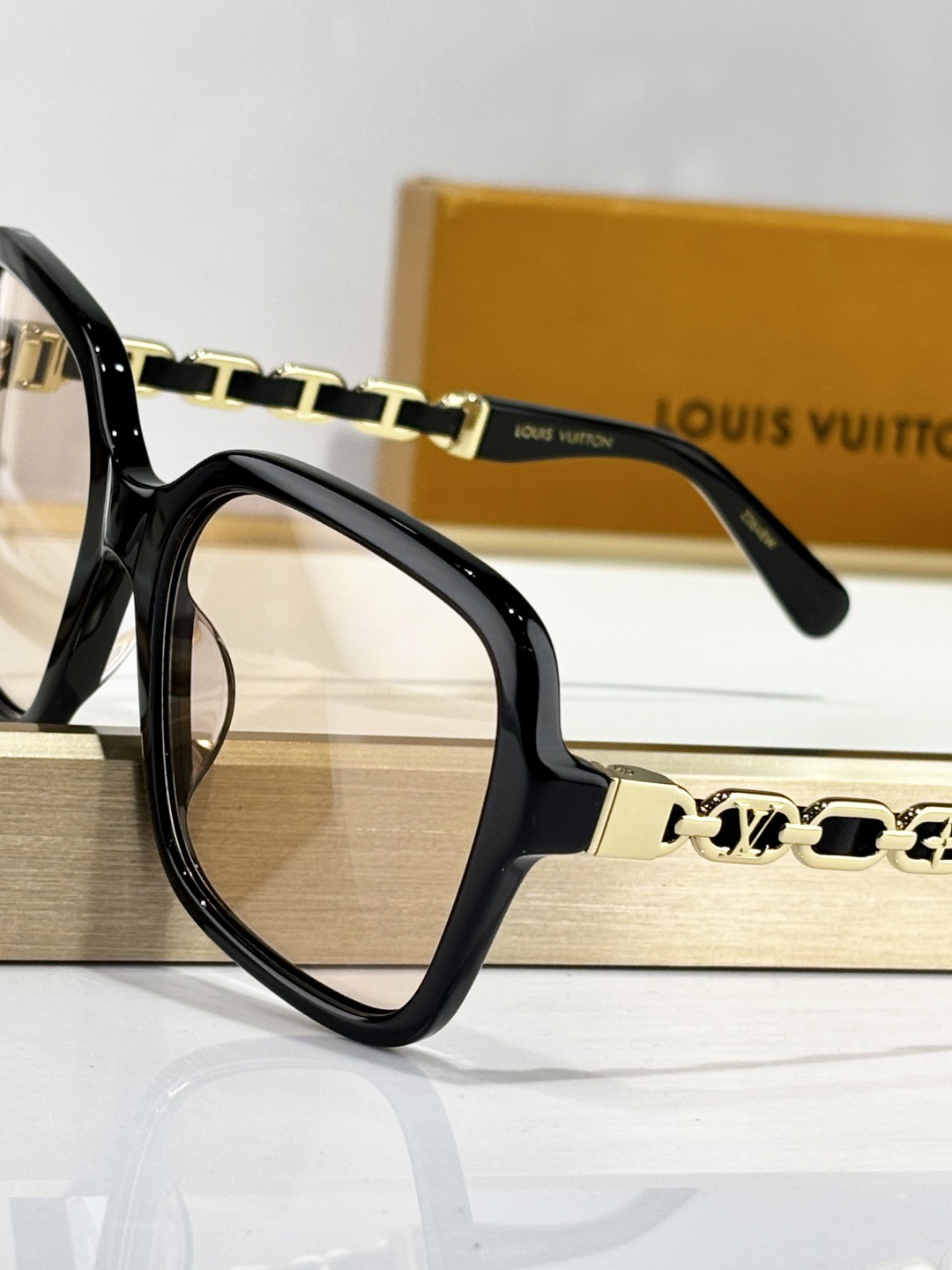 L*ouis V*uitton Glasses