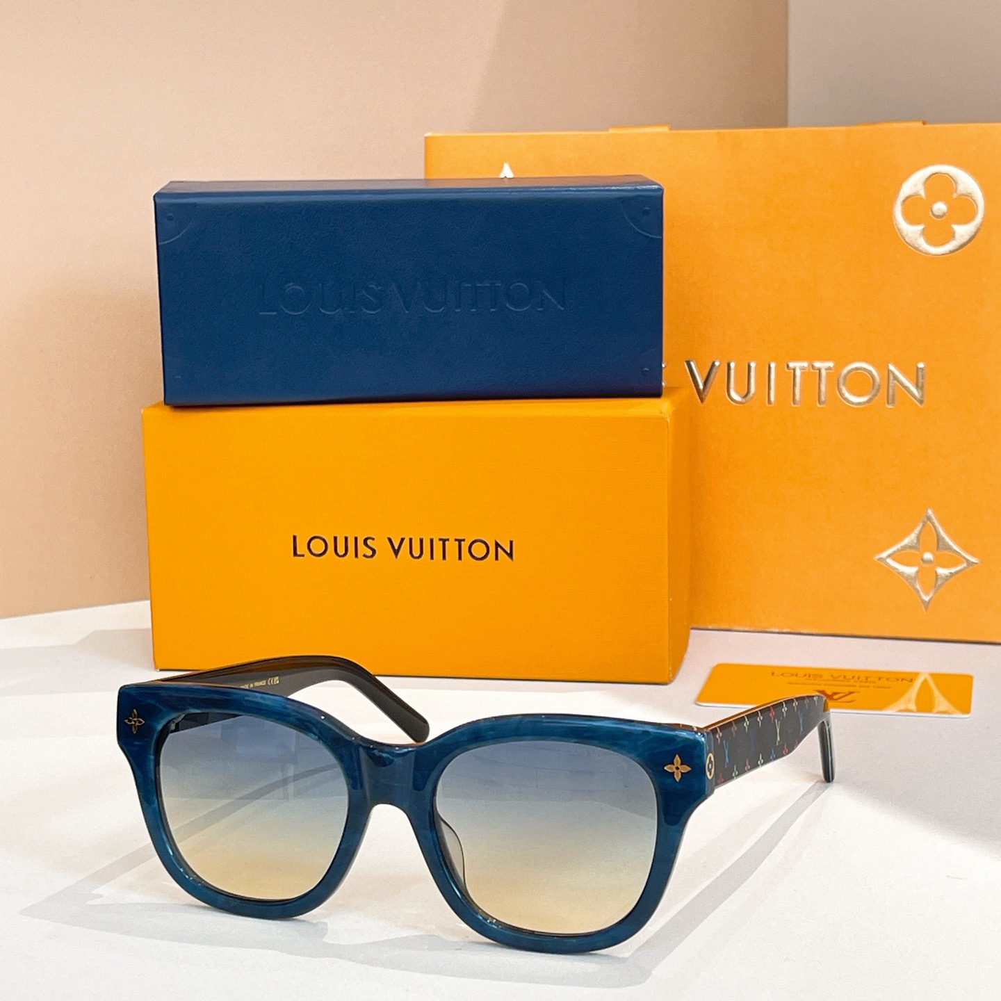 L*ouis V*uitton Glasses