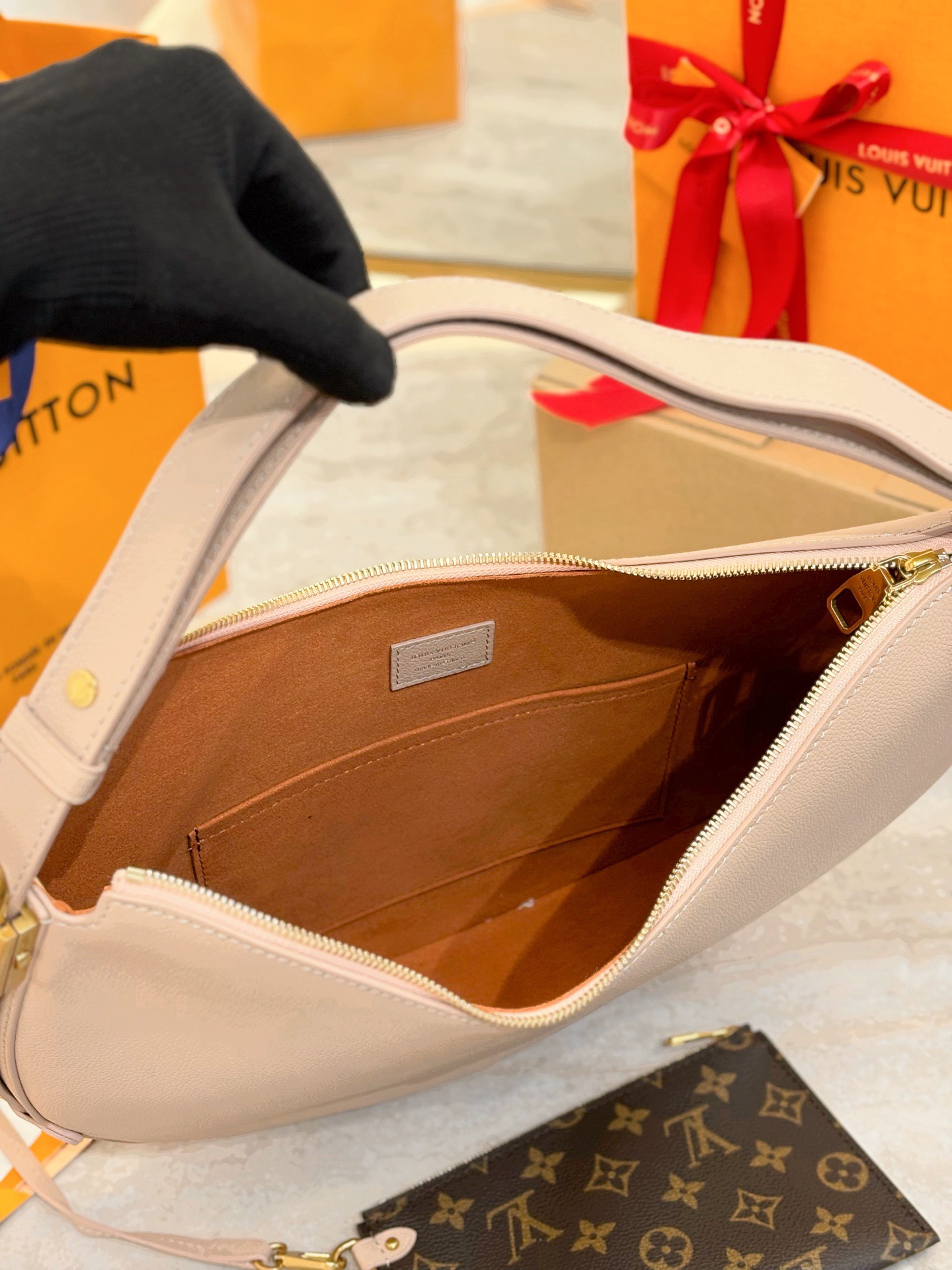 L*ouis V*uitton Top Bag