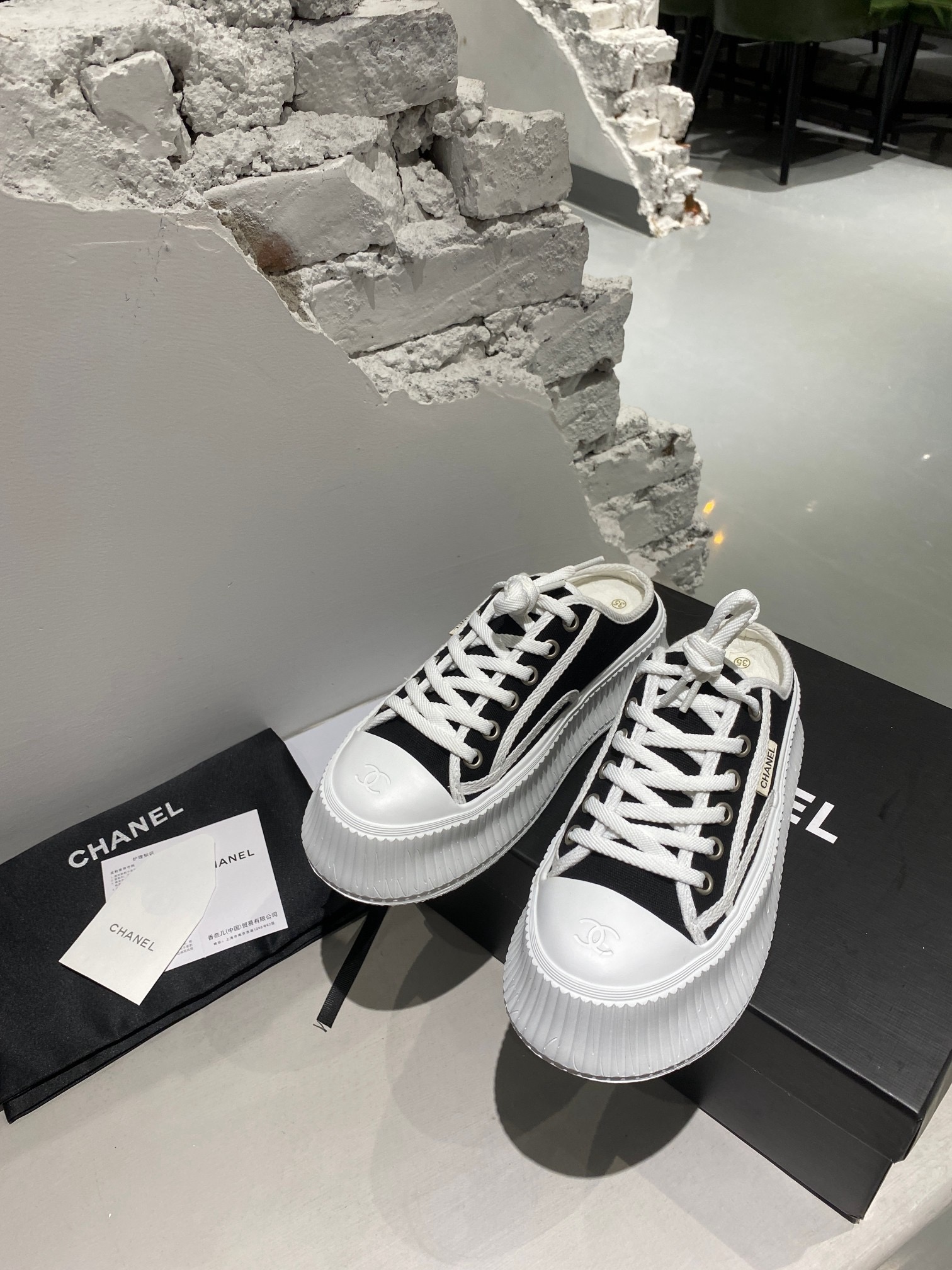 Women Top Quality C*hanel shoes