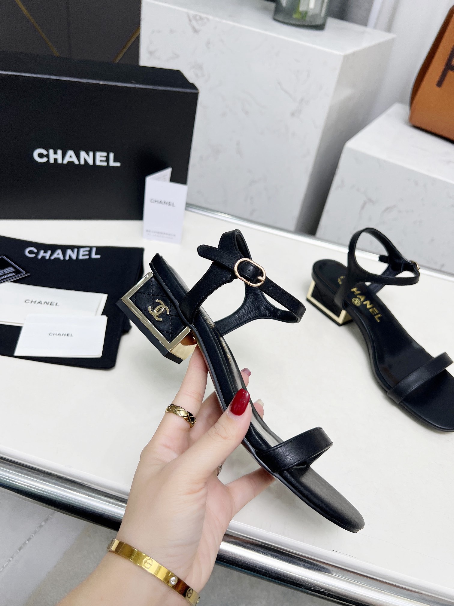 Women Top Quality C*hanel shoes